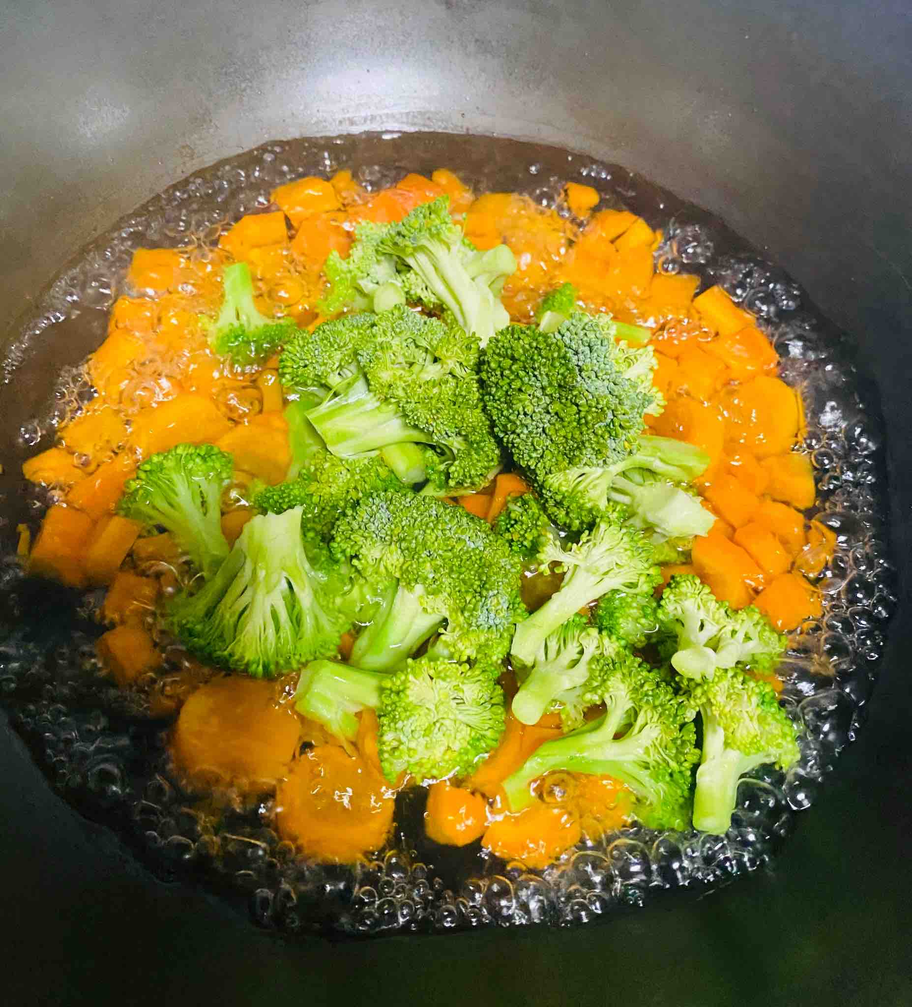 暑假指南，日式醬香肥牛飯，專治熊孩子！的做法-家常味炒菜譜