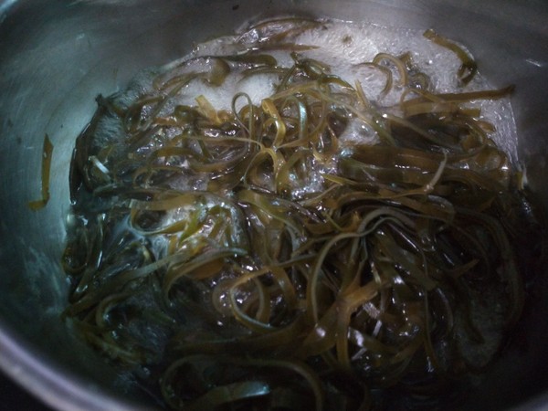 紫甘藍拌海帶絲的做法-酸辣味拌菜譜