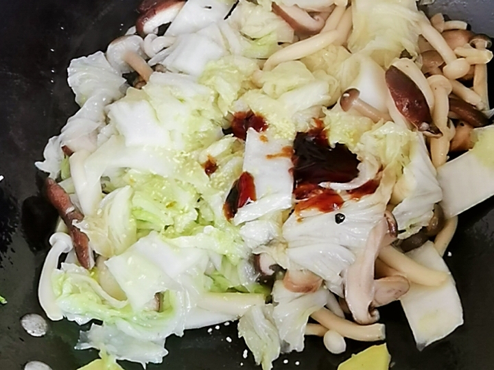吃百菜不如吃白菜，白菜炒蘑菇，鮮美脆嫩又下飯的做法-咸鮮味炒菜譜
