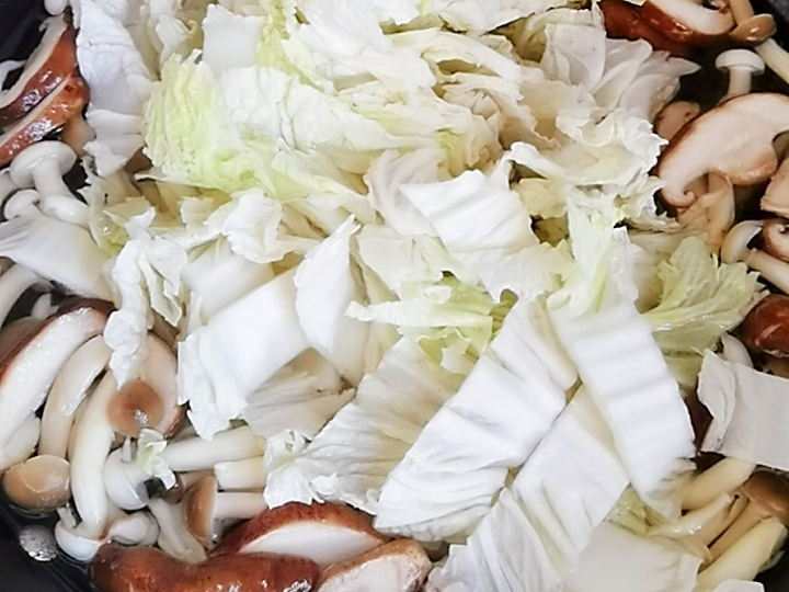 吃百菜不如吃白菜，白菜炒蘑菇，鮮美脆嫩又下飯的做法-咸鮮味炒菜譜