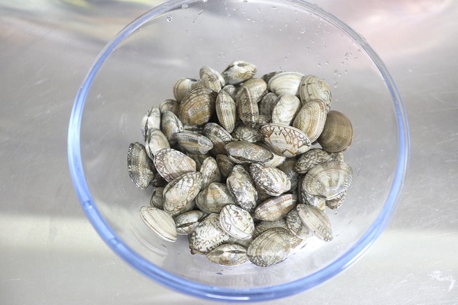 香辣花蛤粉絲煲的做法-咸鮮味煲菜譜