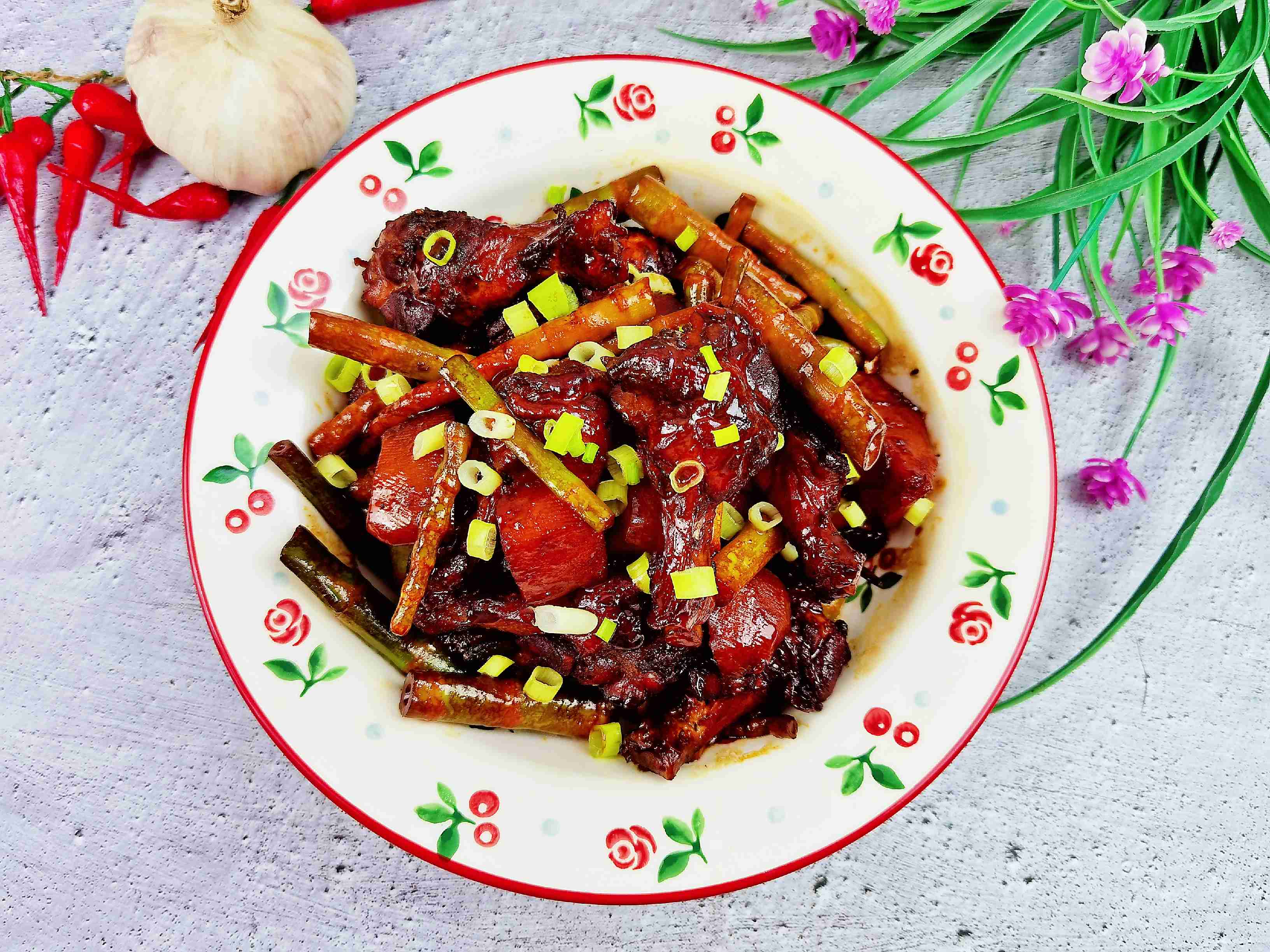 雞腿的花式做法-雞腿燜野筍，配菜豐富，營養美味，孩子超愛吃的做法-家常味燜菜譜