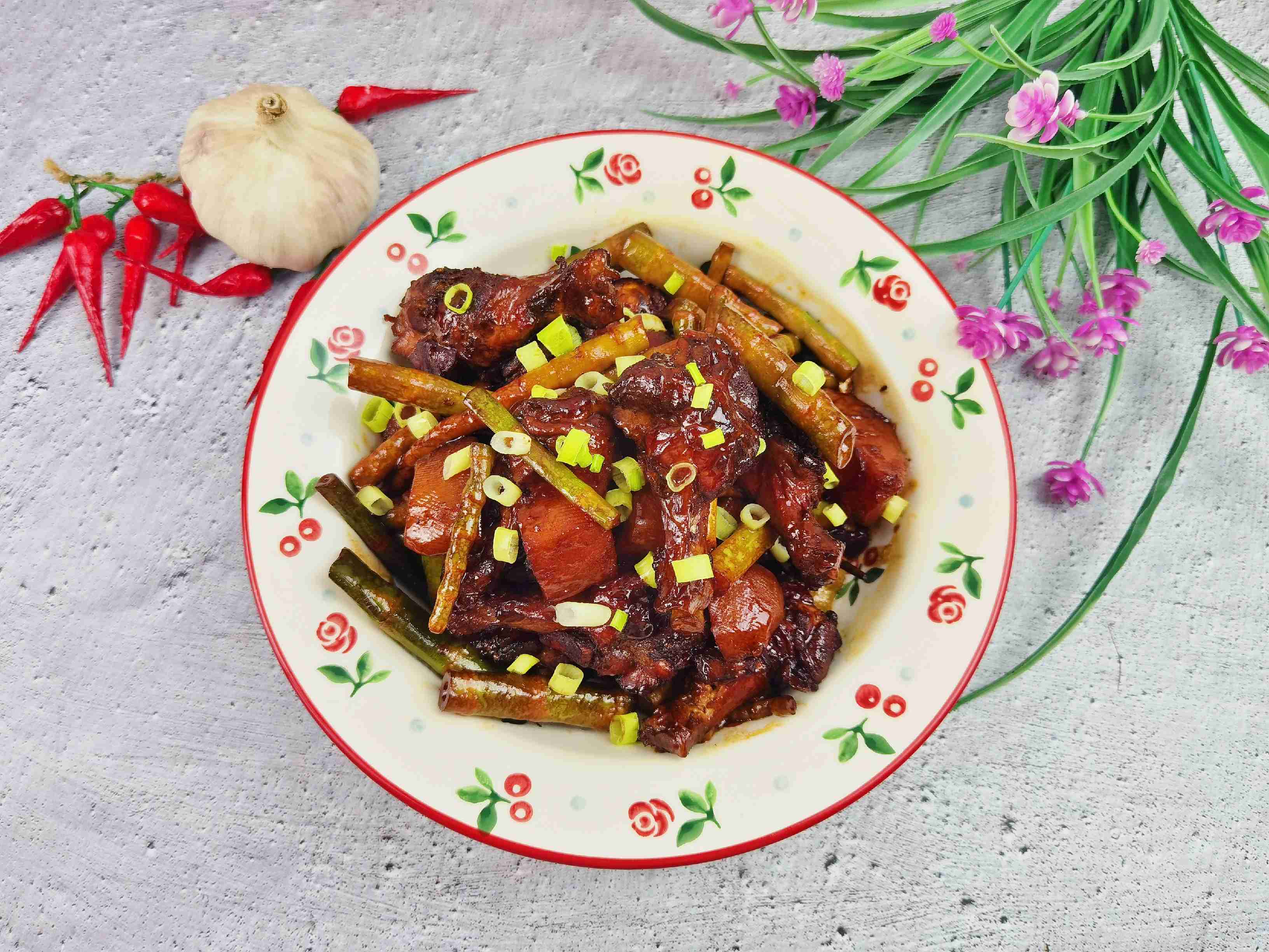 雞腿的花式做法-雞腿燜野筍，配菜豐富，營養美味，孩子超愛吃的做法-家常味燜菜譜