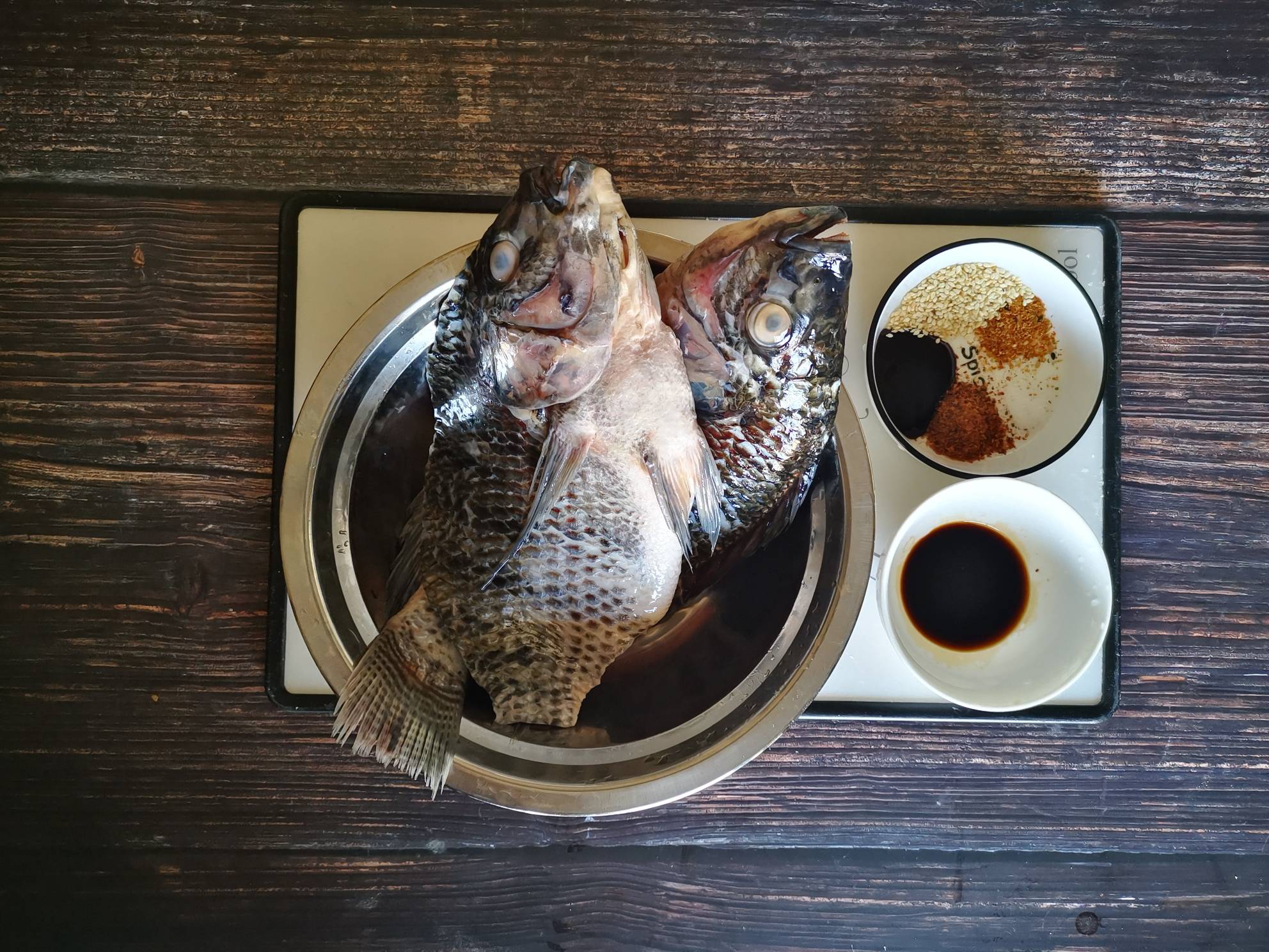 香烤羅非魚的做法-香辣味烤菜譜