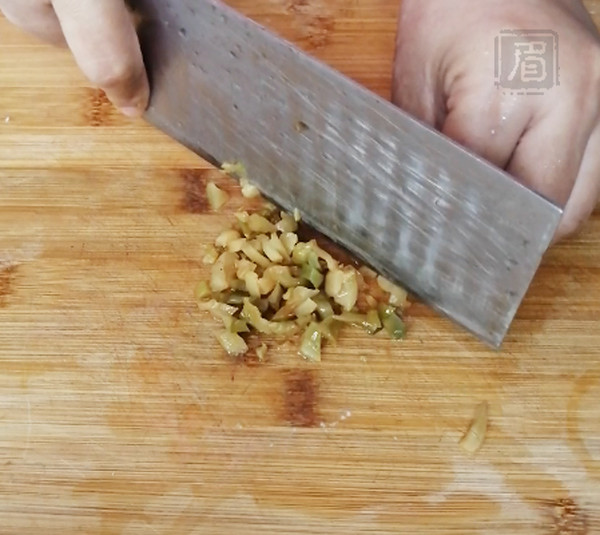 皮蛋榨菜拌豆腐的做法-咸鮮味拌菜譜