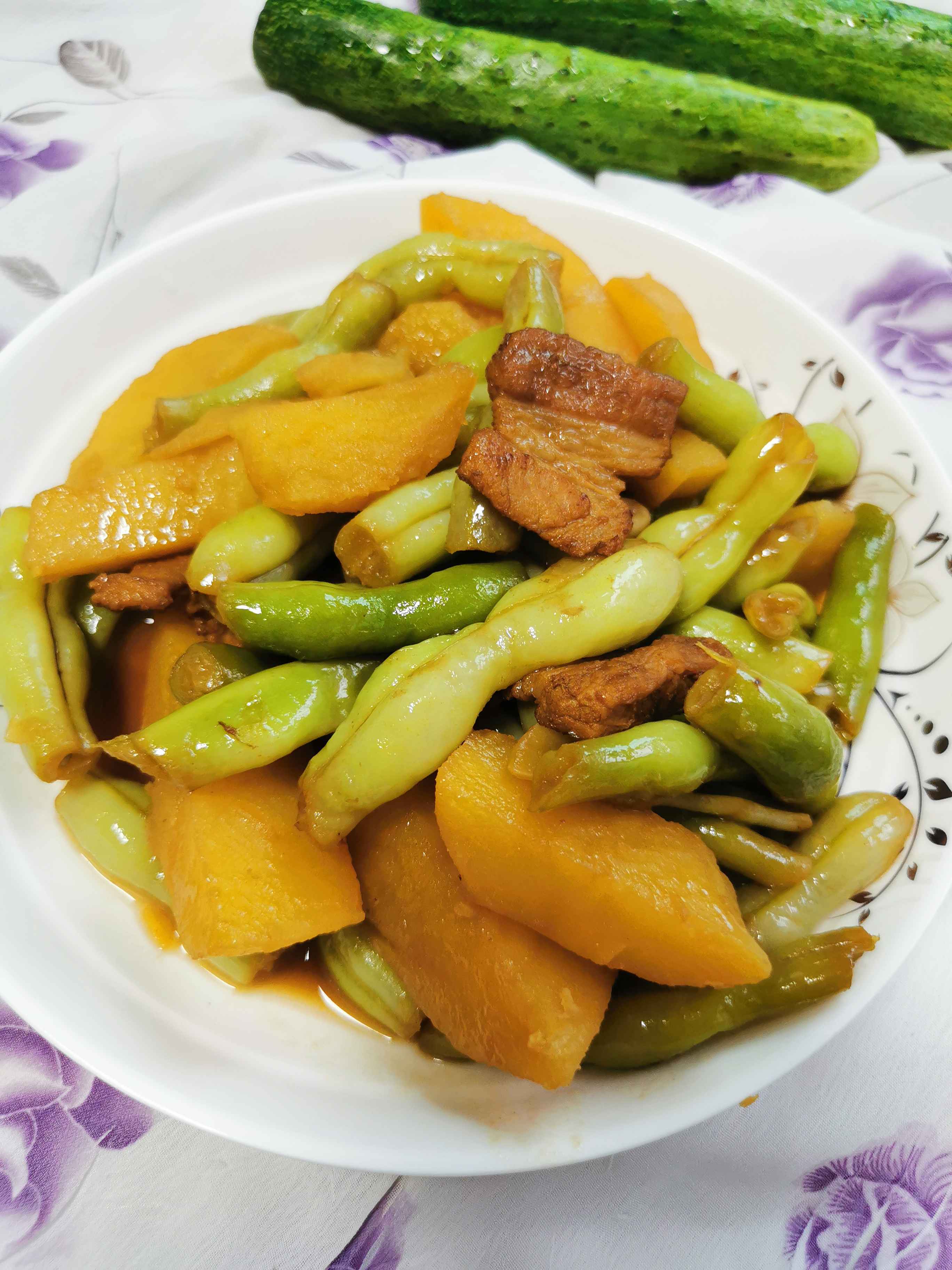 蕓豆燉土豆的做法-家常味燉菜譜-易網健康養生網 蕓豆燉土豆的做法-家常味燉菜譜