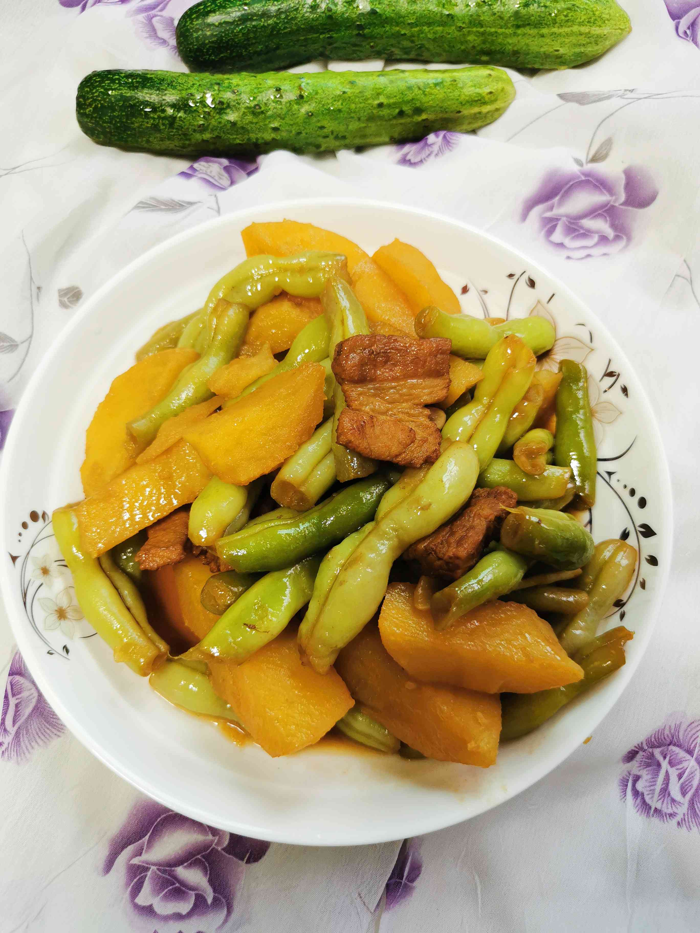 蕓豆燉土豆的做法-家常味燉菜譜-易網健康養生網 蕓豆燉土豆的做法-家常味燉菜譜
