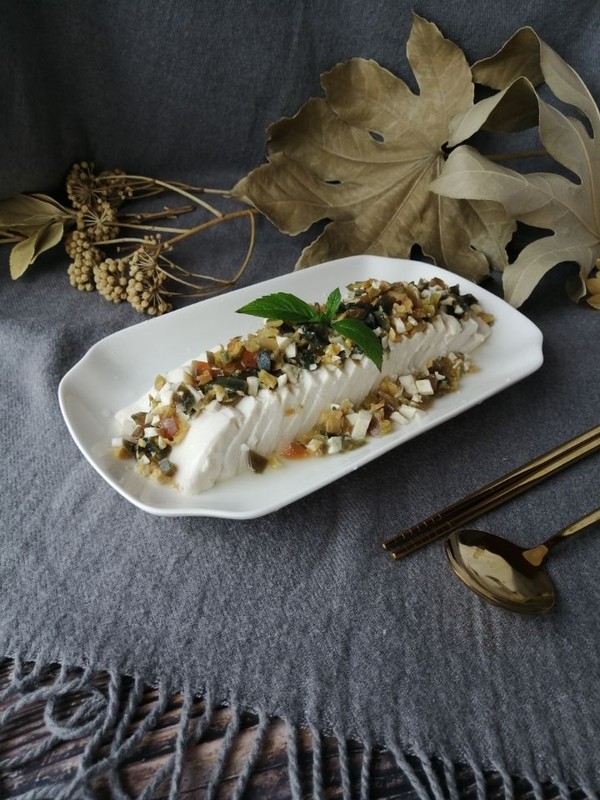 皮蛋榨菜拌豆腐的做法-咸鮮味拌菜譜