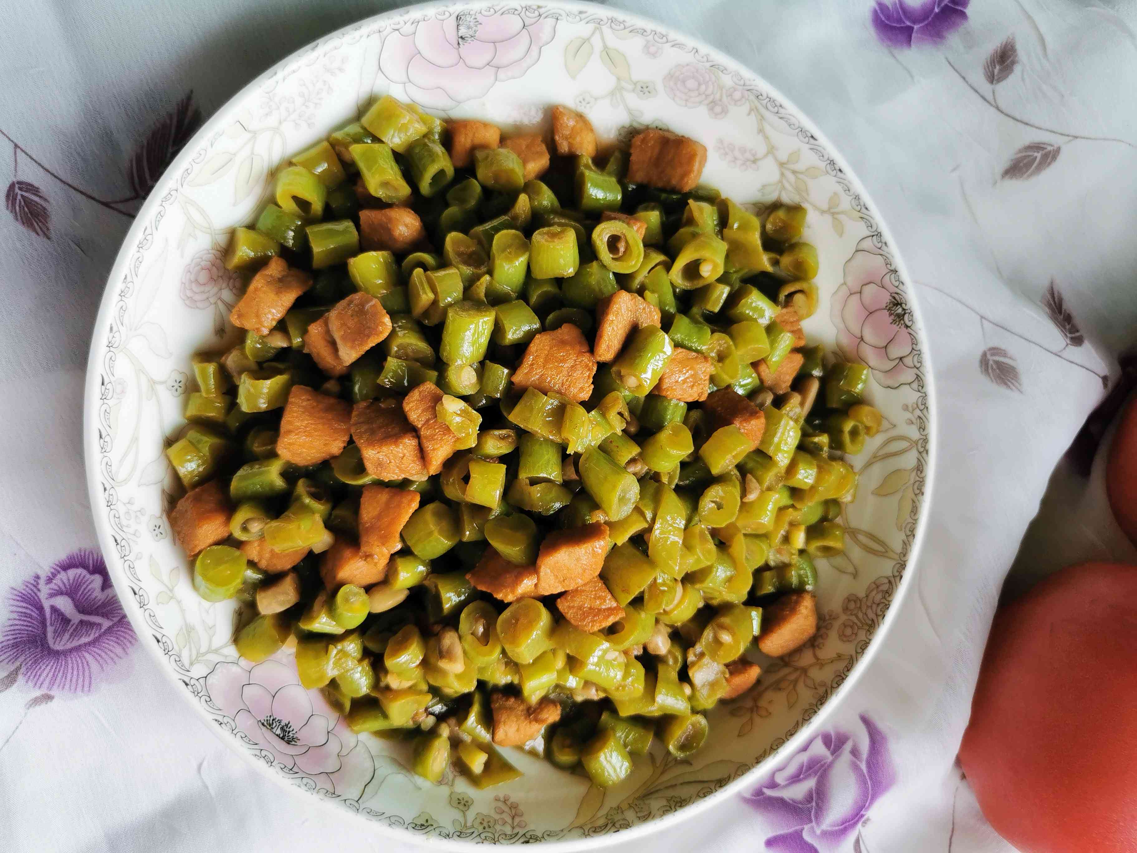 肉丁豆角的做法-家常味炒菜譜-易網健康養生網 肉丁豆角的做法-家常味炒菜譜