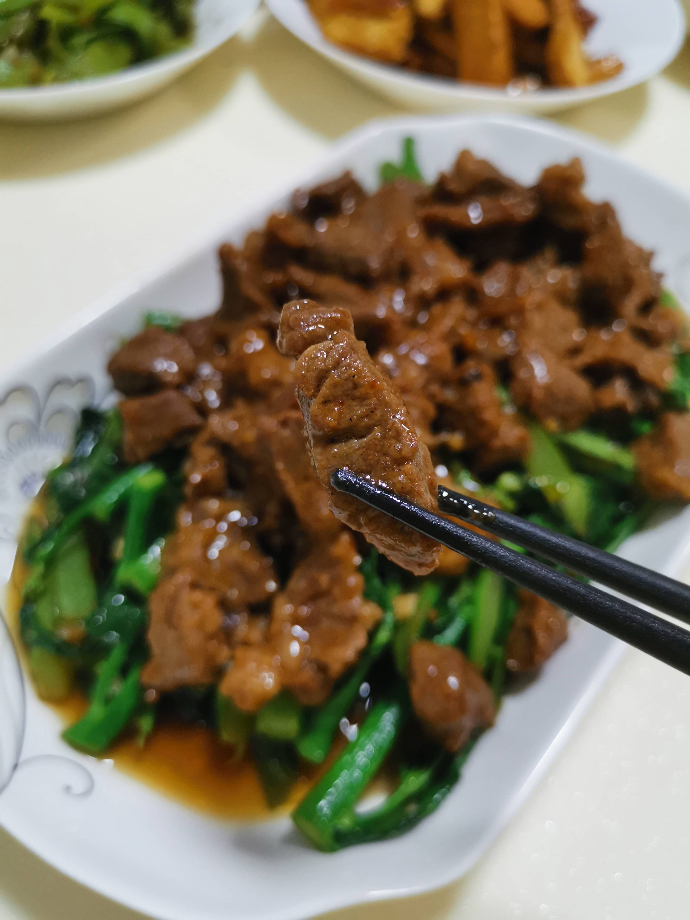 沙茶牛肉芥蘭的做法-醬香味炒菜譜-易網健康養生網 沙茶牛肉芥蘭的做法-醬香味炒菜譜