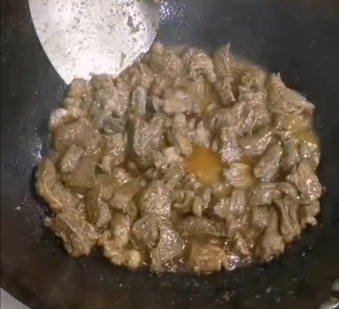 沙茶牛肉芥蘭的做法-醬香味炒菜譜