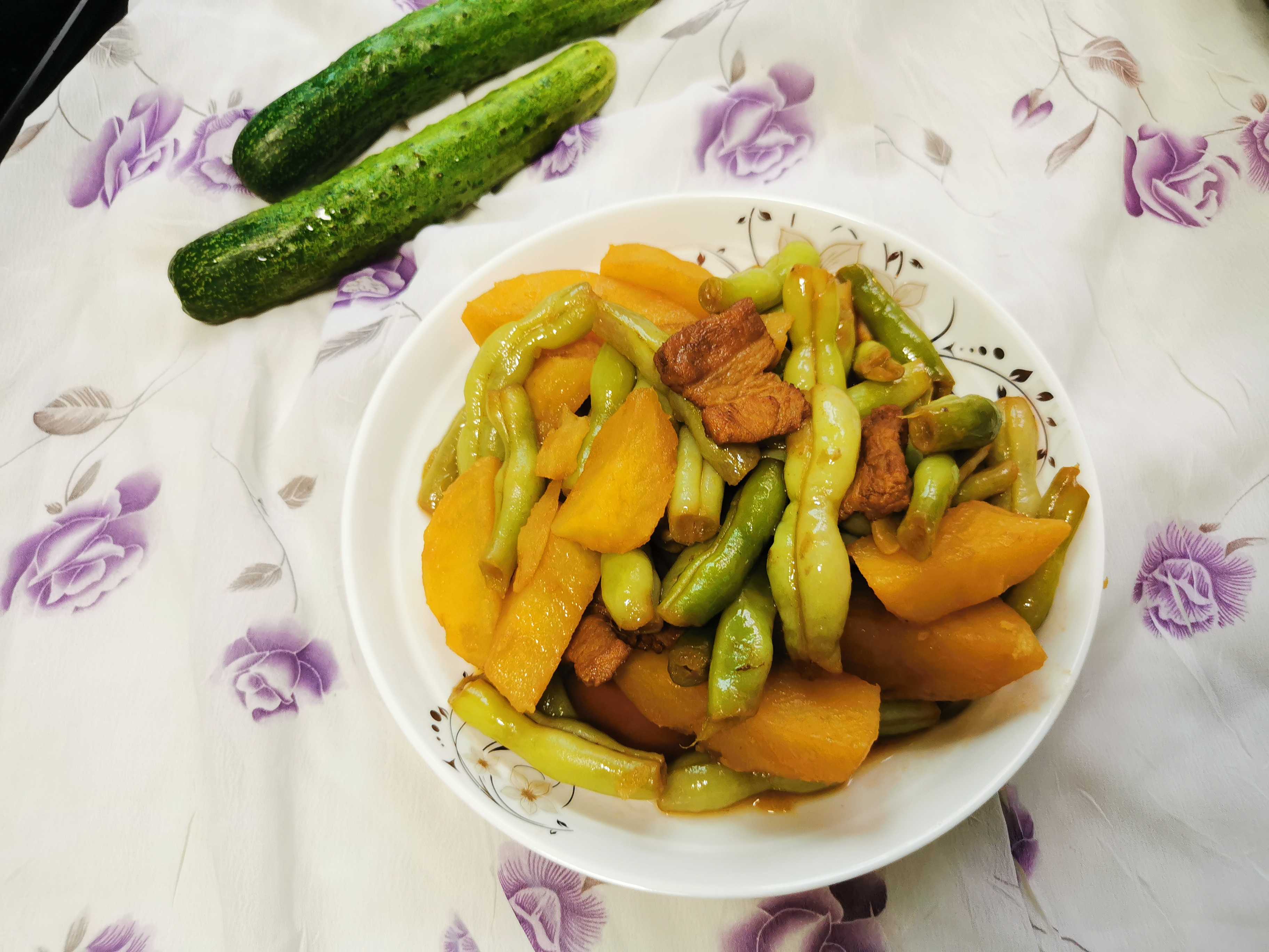 蕓豆燉土豆的做法-家常味燉菜譜-易網健康養生網 蕓豆燉土豆的做法-家常味燉菜譜