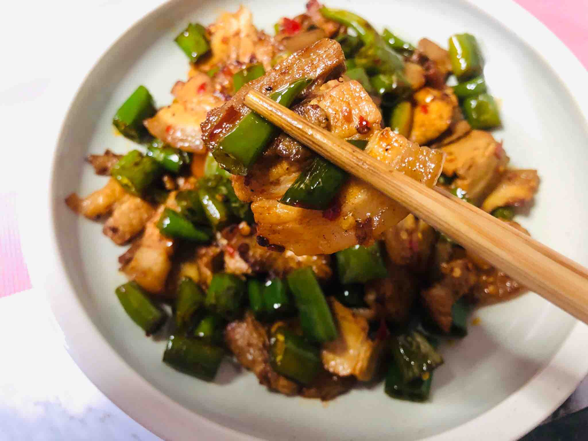 尖椒回鍋肉的做法-家常味炒菜譜-易網健康養生網 尖椒回鍋肉的做法-家常味炒菜譜