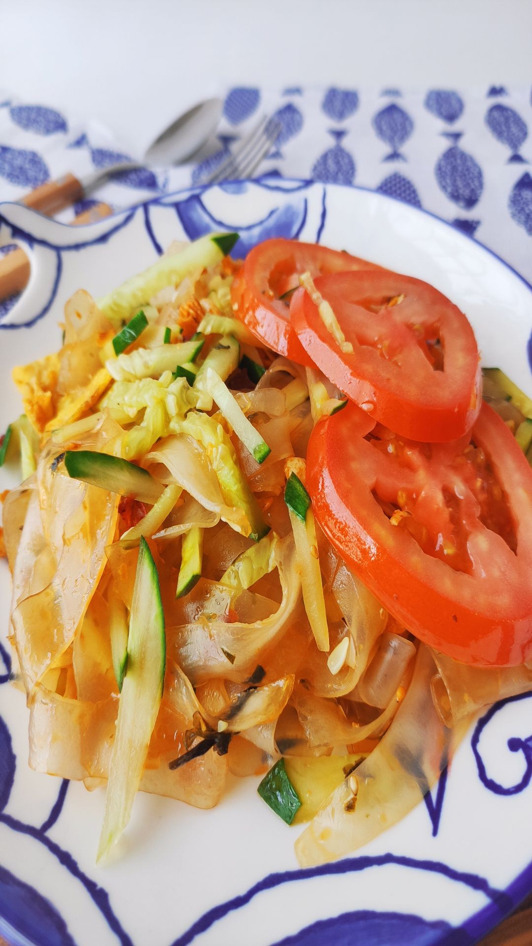 涼拌綠豆粉條的做法-香辣味拌菜譜-易網(wǎng)健康養(yǎng)生網(wǎng) 涼拌綠豆粉條的做法-香辣味拌菜譜