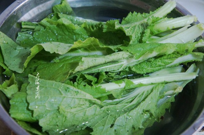 木耳爆炒小白菜的做法-蒜香味炒菜譜