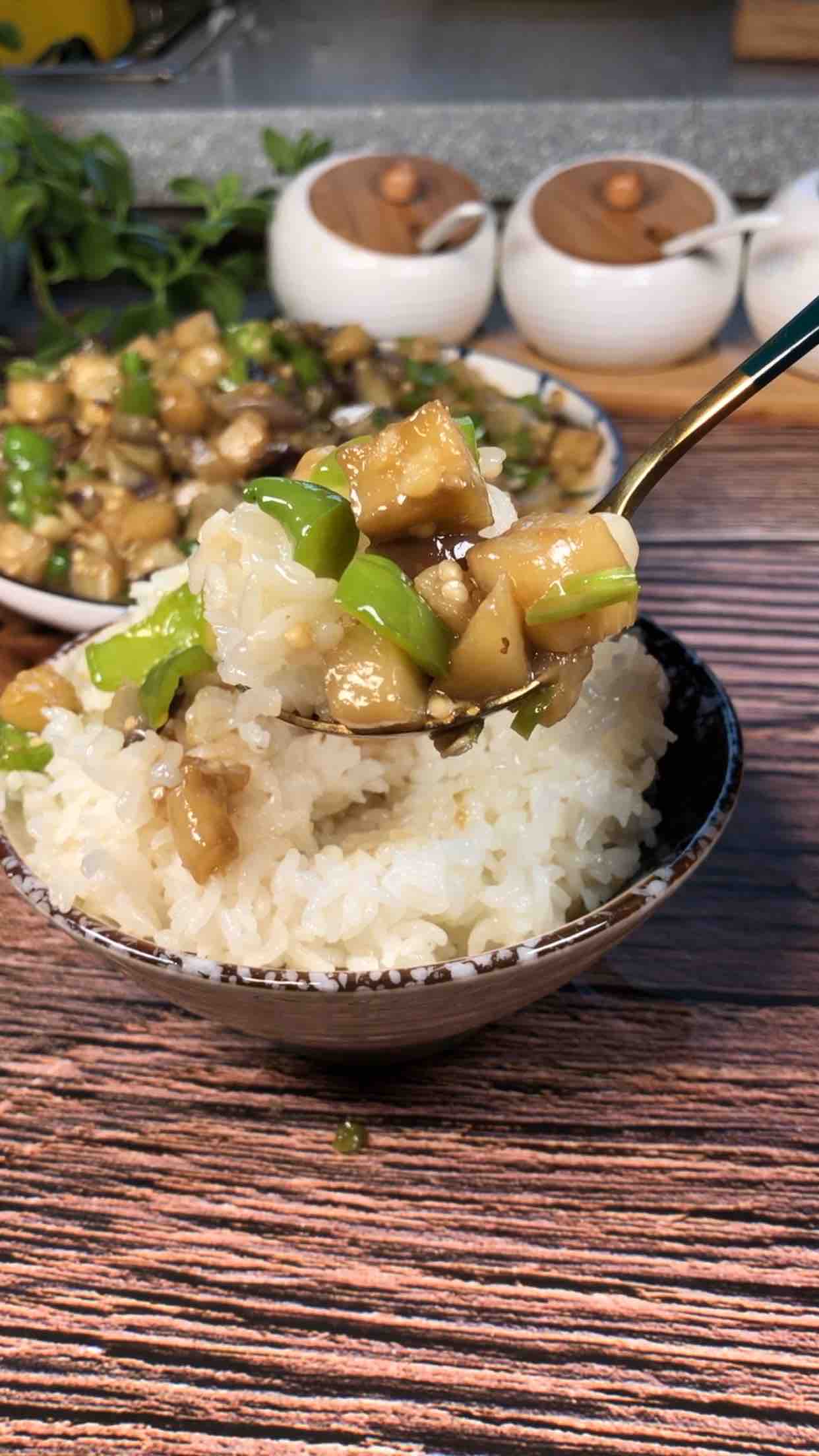 茄子新吃法的做法-家常味炒菜譜-易網(wǎng)健康養(yǎng)生網(wǎng) 茄子新吃法的做法-家常味炒菜譜