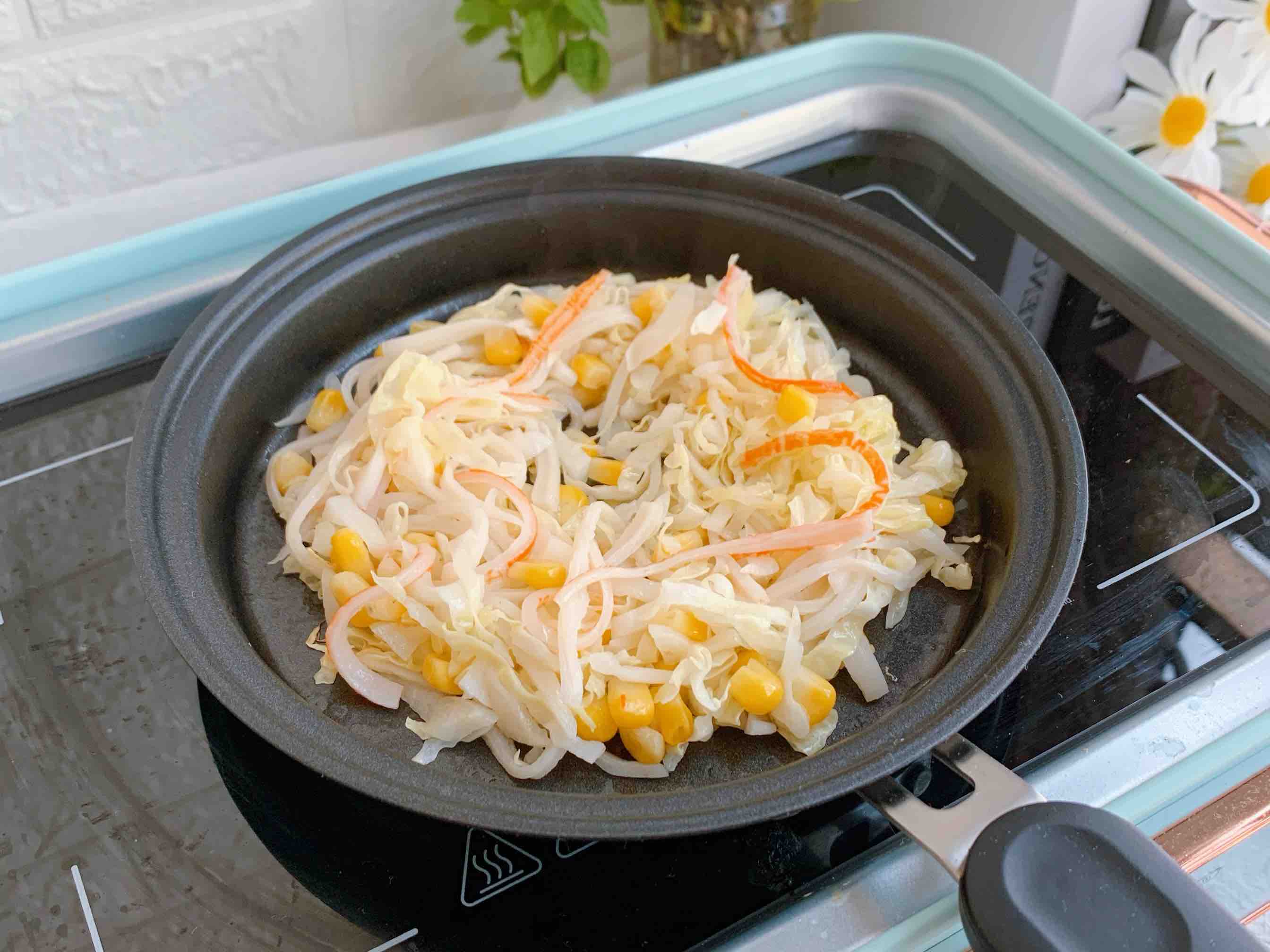 蟹柳包菜窩蛋的做法-家常味煎菜譜