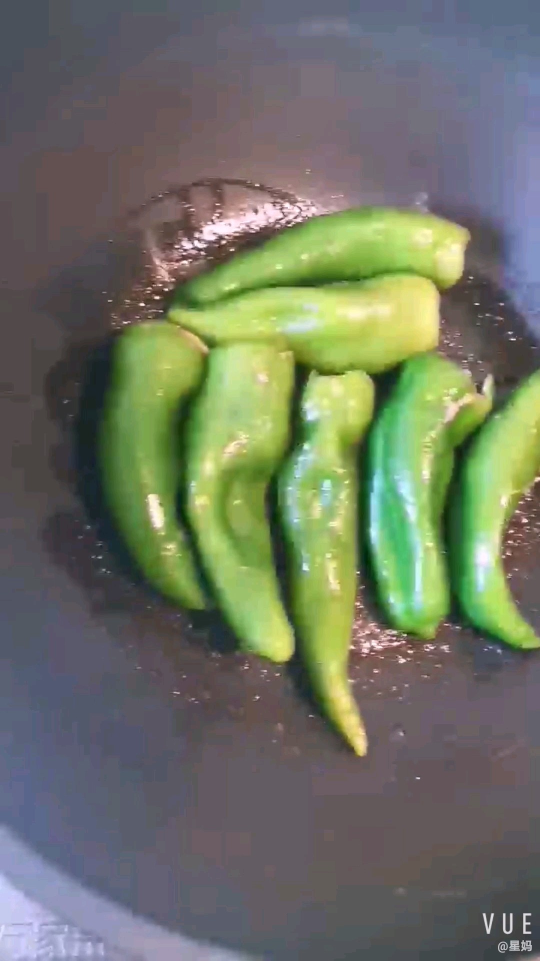 青椒塞肉的做法-家常味煮菜譜