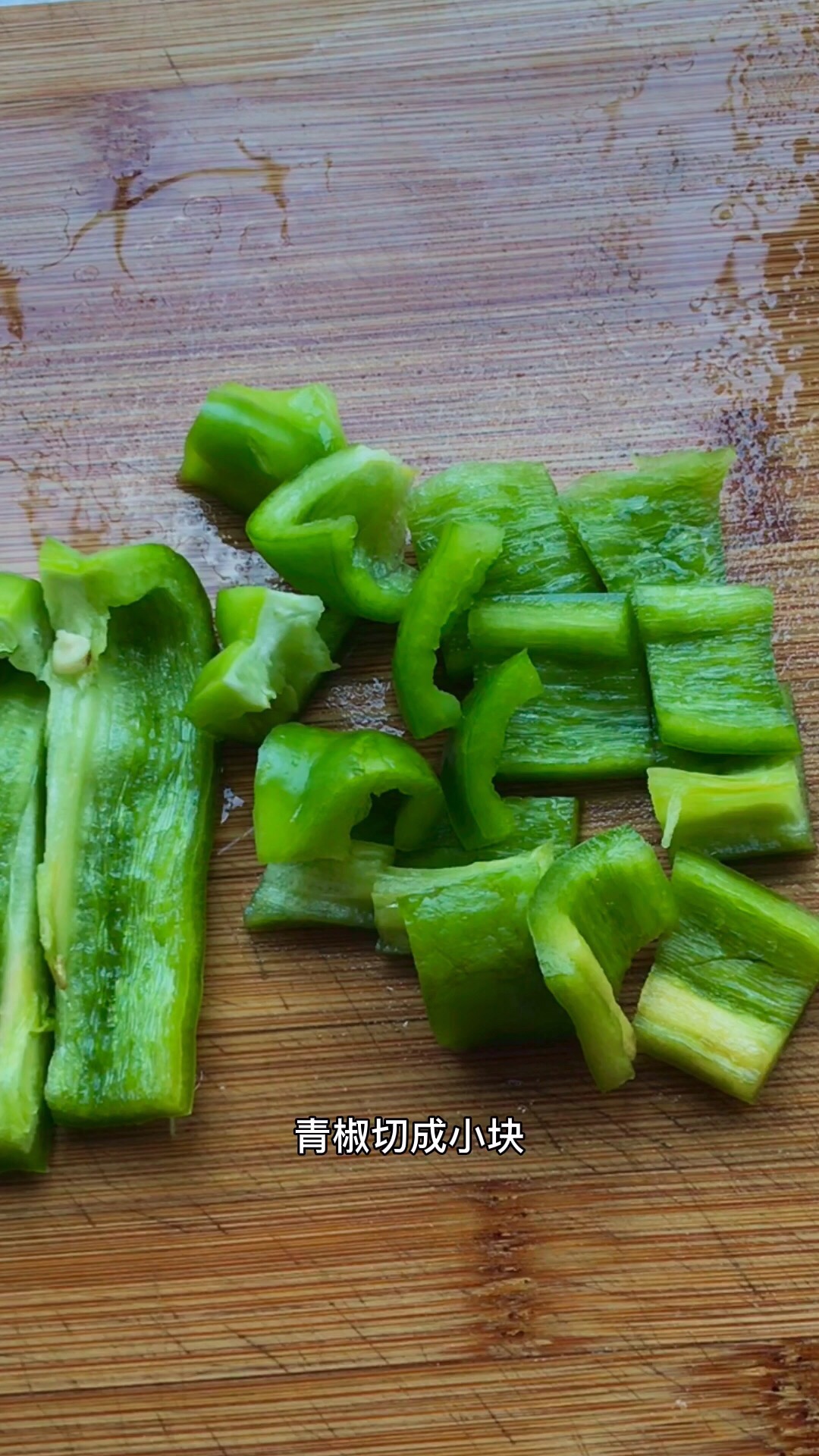 鮮香下飯的土豆?fàn)F雞腿的做法-家常味燜菜譜