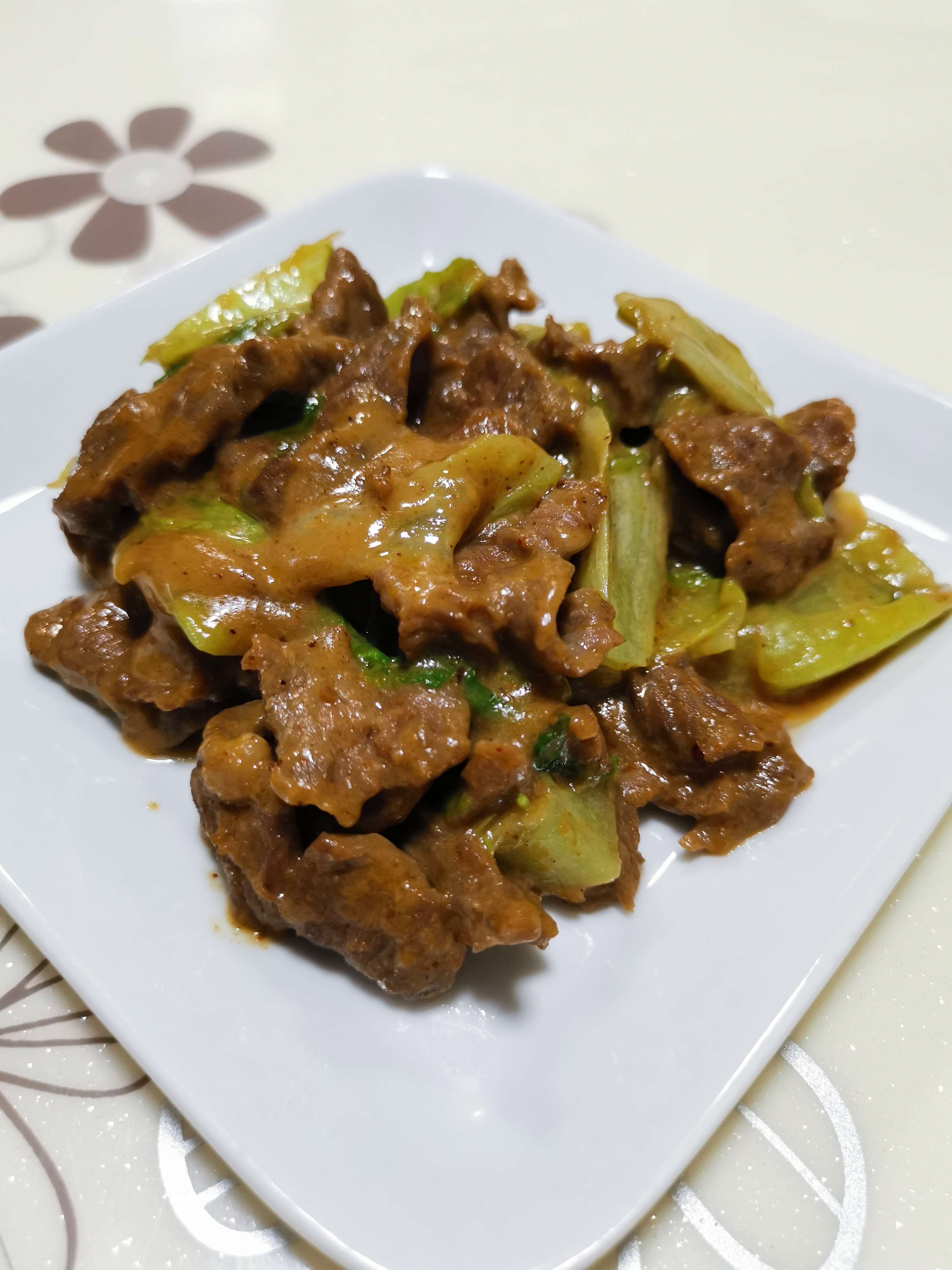 沙茶牛肉的做法-家常味炒菜譜-易網健康養生網 沙茶牛肉的做法-家常味炒菜譜