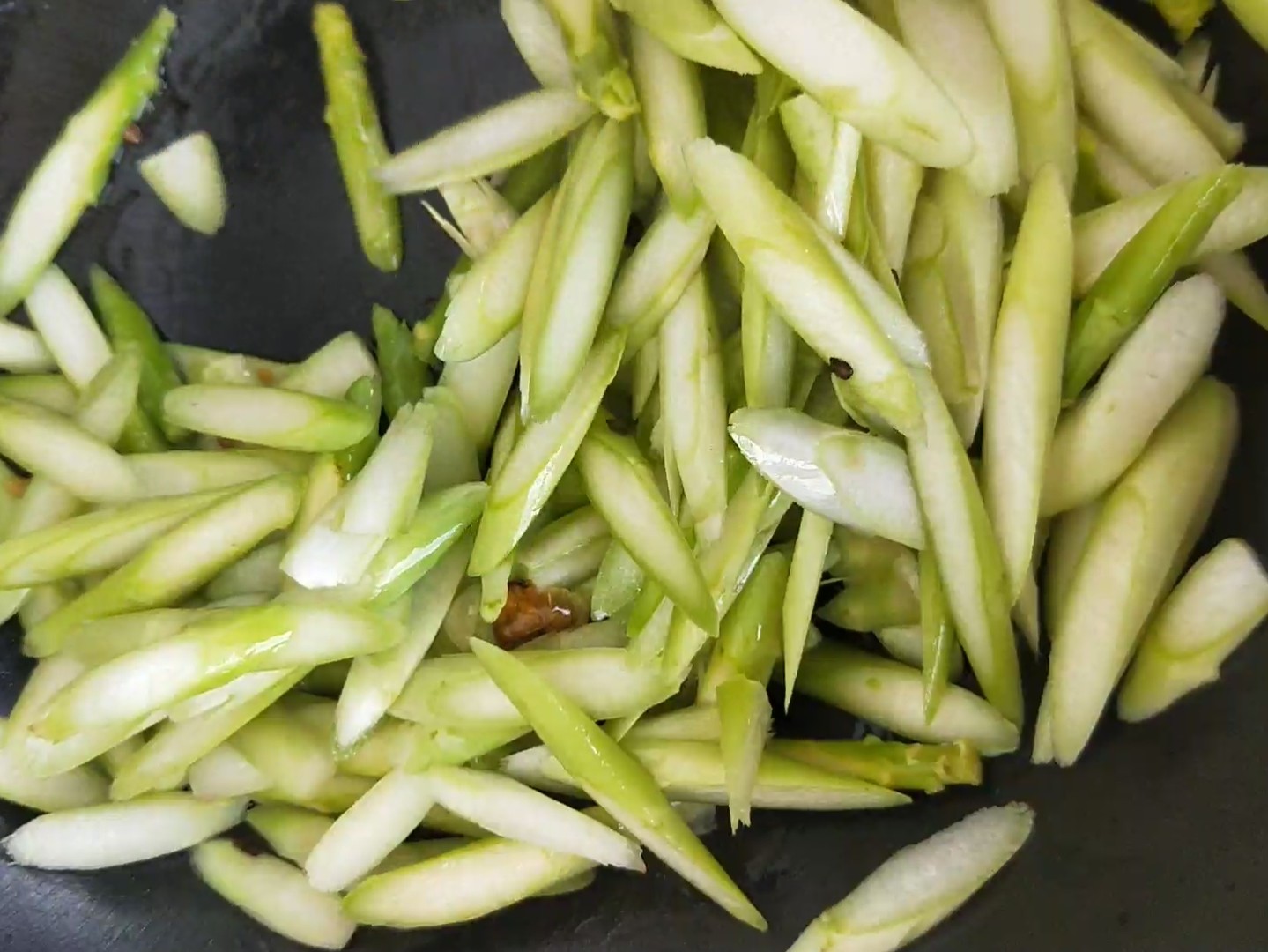 清炒蘆筍的做法-家常味炒菜譜
