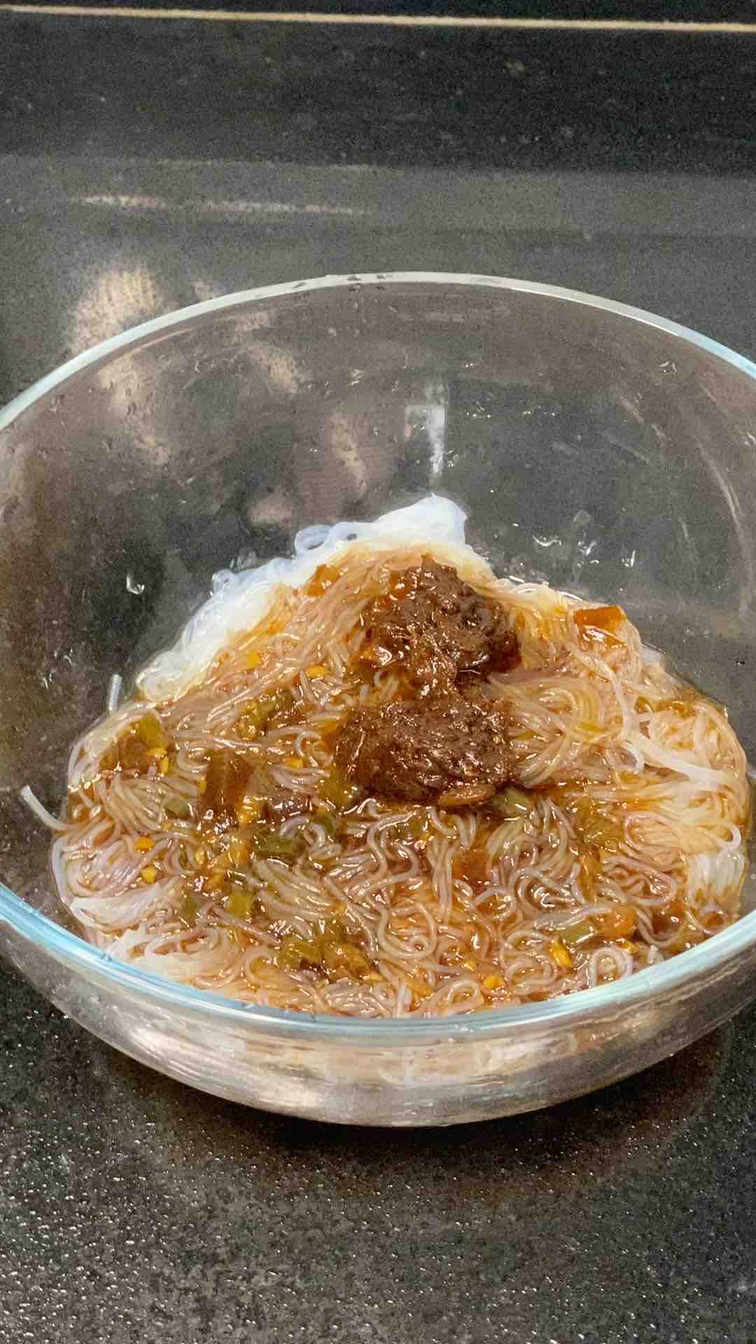 蝦蓉醬涼拌粉絲，美味很開胃的做法-咸鮮味煮菜譜