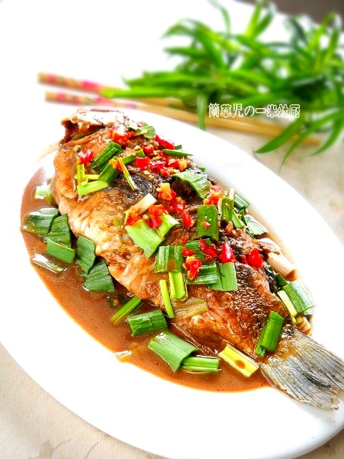玫瑰腐乳燒鯽魚(yú)的做法-醬香味燒菜譜