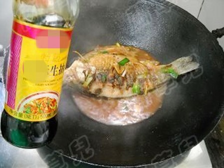 玫瑰腐乳燒鯽魚(yú)的做法-醬香味燒菜譜