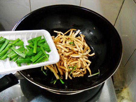 韭香肉絲豆干的做法-家常味炒菜譜