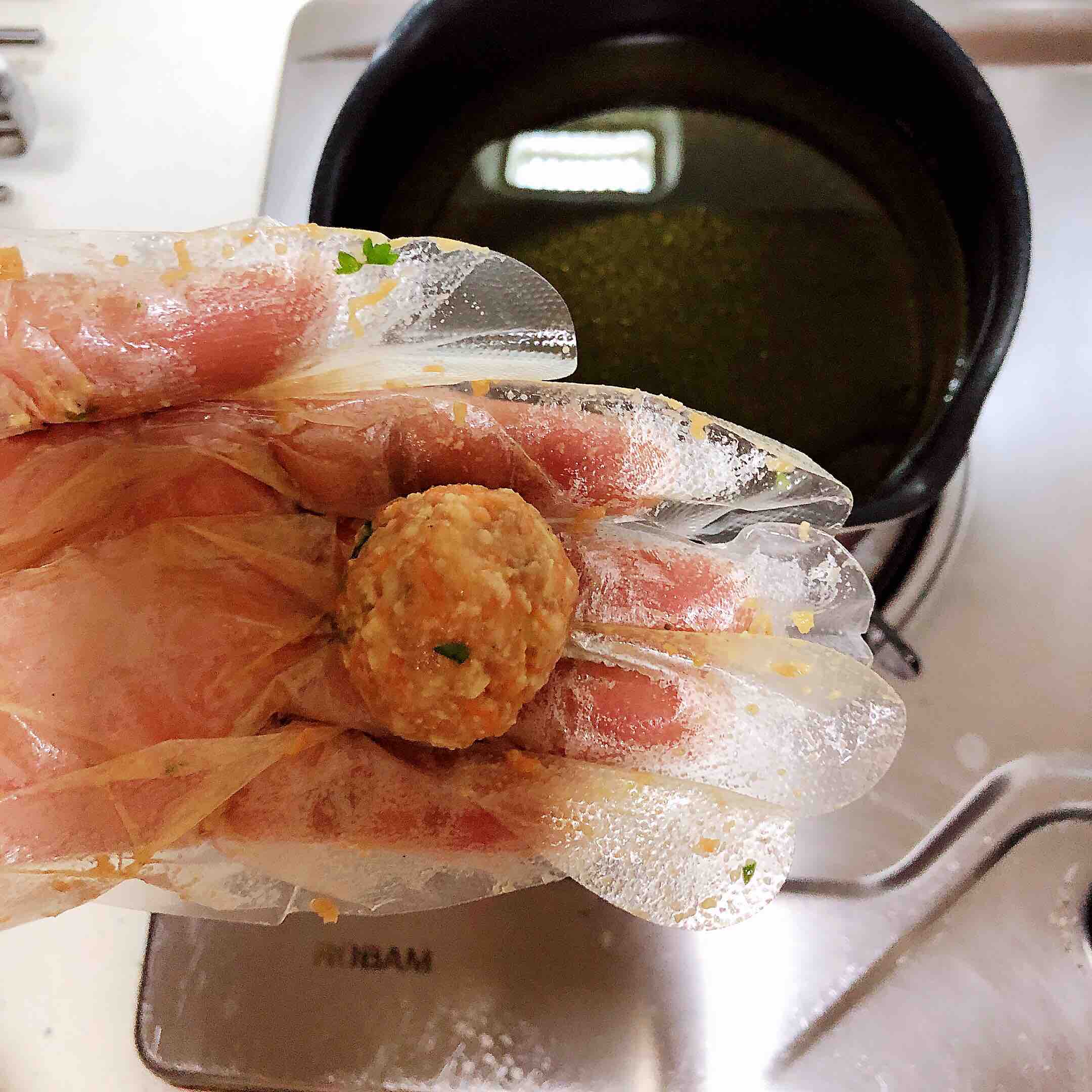 胡蘿卜肉丸子的做法-咸鮮味炸菜譜