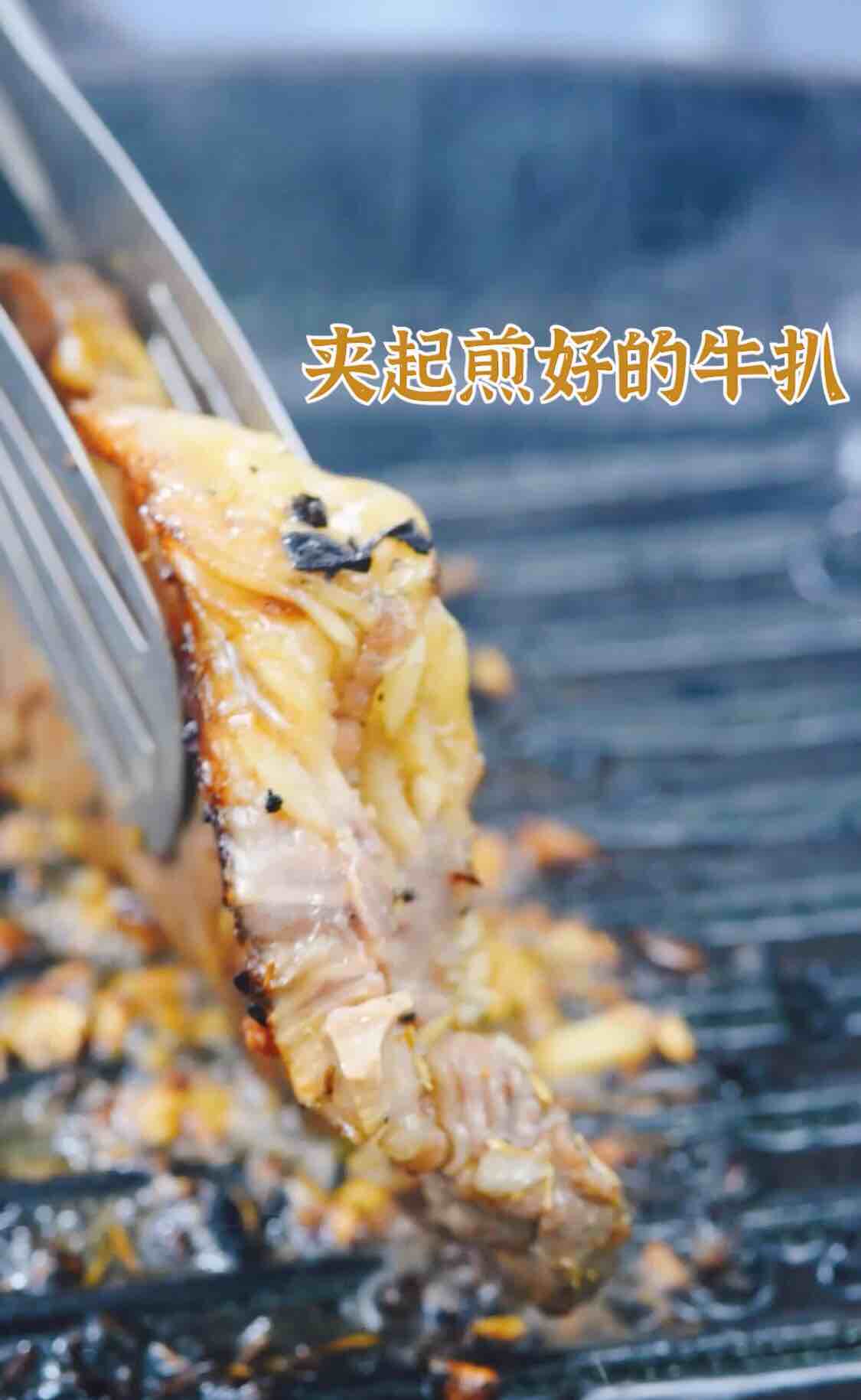 檸檬蒜香肉眼牛排的做法-家常味煎菜譜