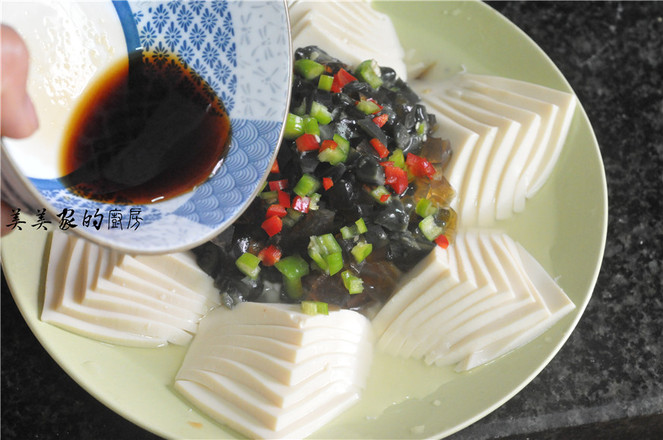 內脂豆腐蒸皮蛋的做法-家常味蒸菜譜