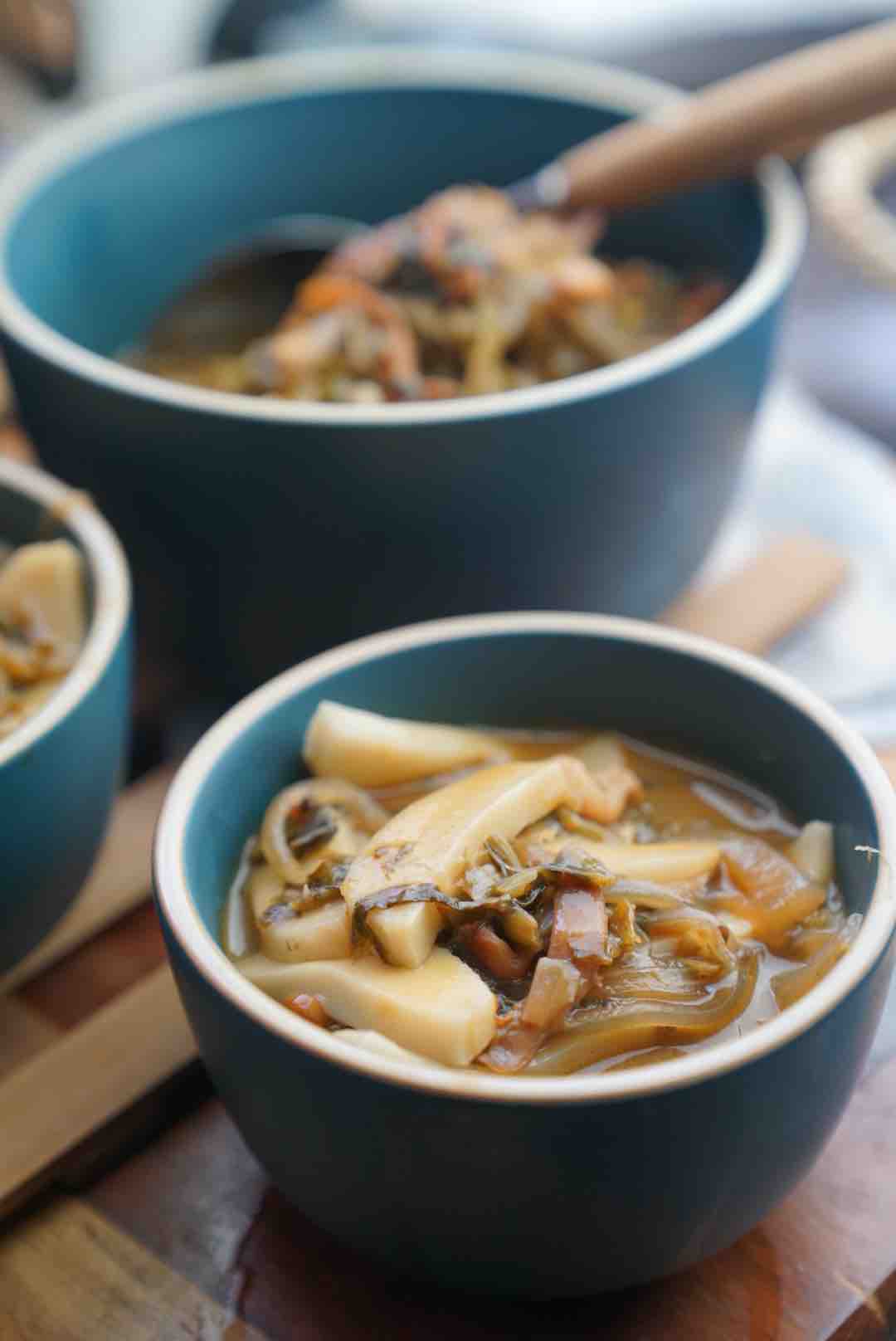 三鮮湯年糕的做法-咸鮮味燒菜譜-易網(wǎng)健康養(yǎng)生網(wǎng) 三鮮湯年糕的做法-咸鮮味燒菜譜
