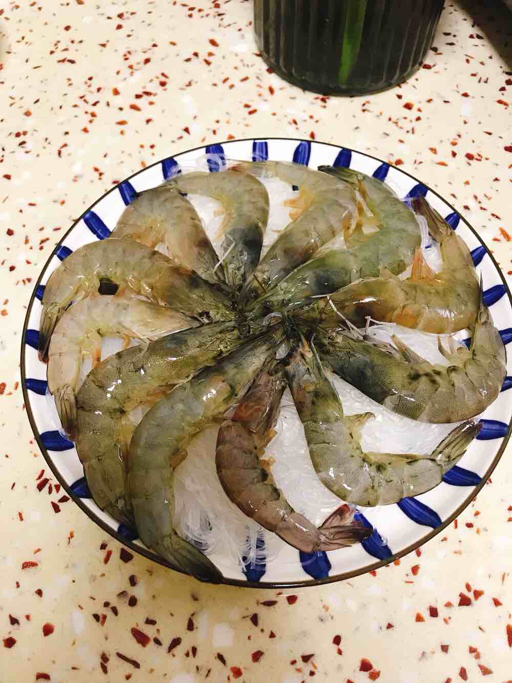快手又下飯的粉絲蒸大蝦～的做法-咸鮮味蒸菜譜