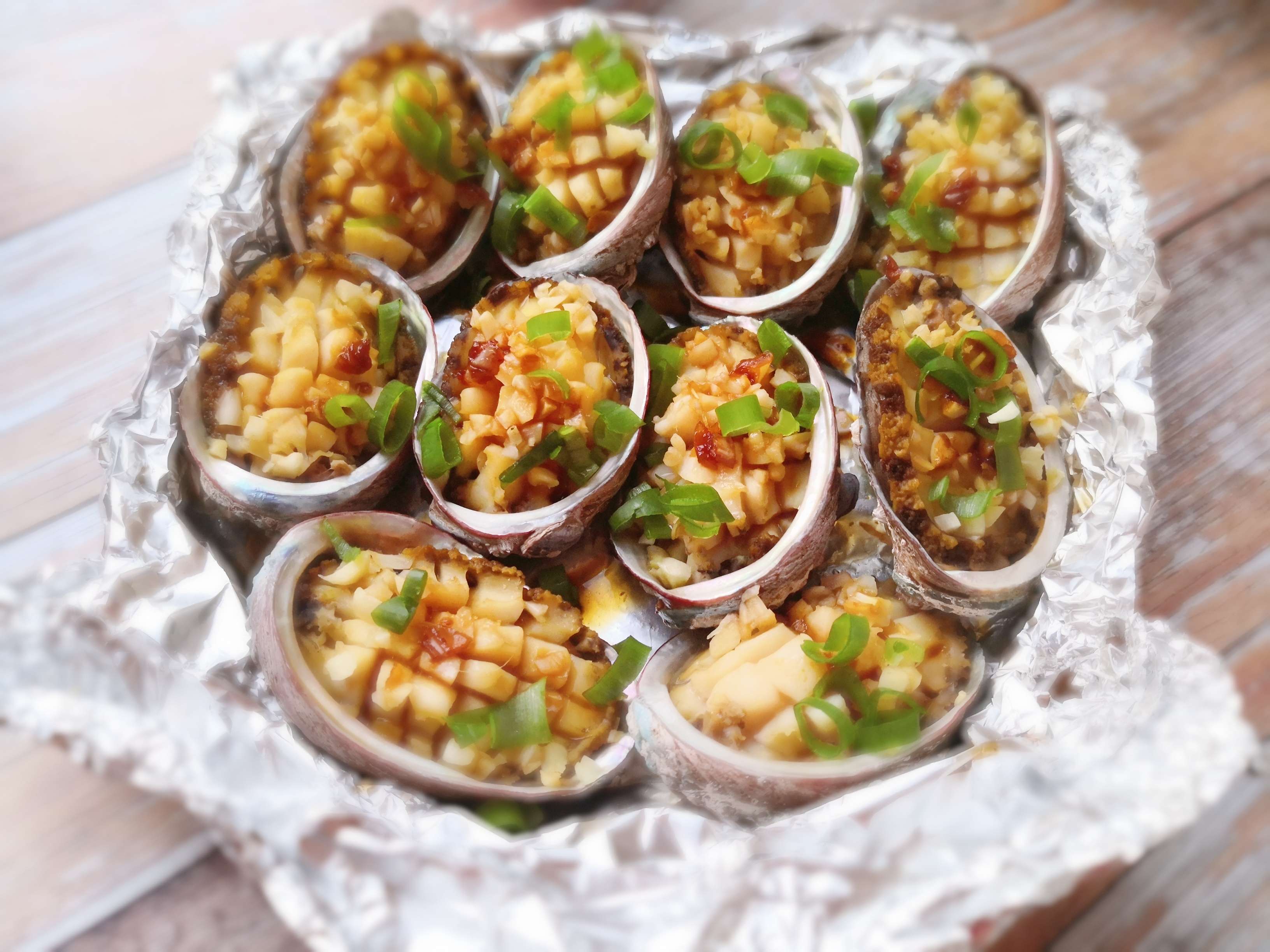 烤鮑魚的做法-咸鮮味燒菜譜-易網健康養生網 烤鮑魚的做法-咸鮮味燒菜譜