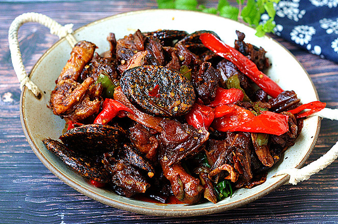 湘西特色菜——血粑鴨的做法-香辣味燒菜譜-易網(wǎng)健康養(yǎng)生網(wǎng) 湘西特色菜——血粑鴨的做法-香辣味燒菜譜