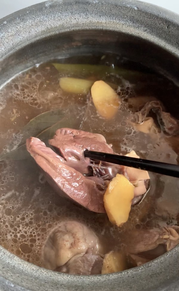 媽媽的味道：鹵豬心的做法-咸鮮味鹵菜譜