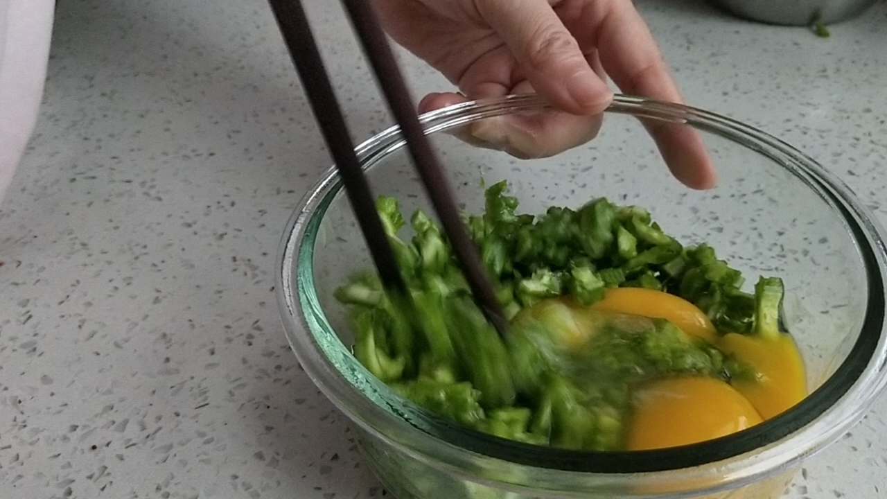 清熱去火苦瓜雞蛋餅的做法-咸鮮味煎菜譜