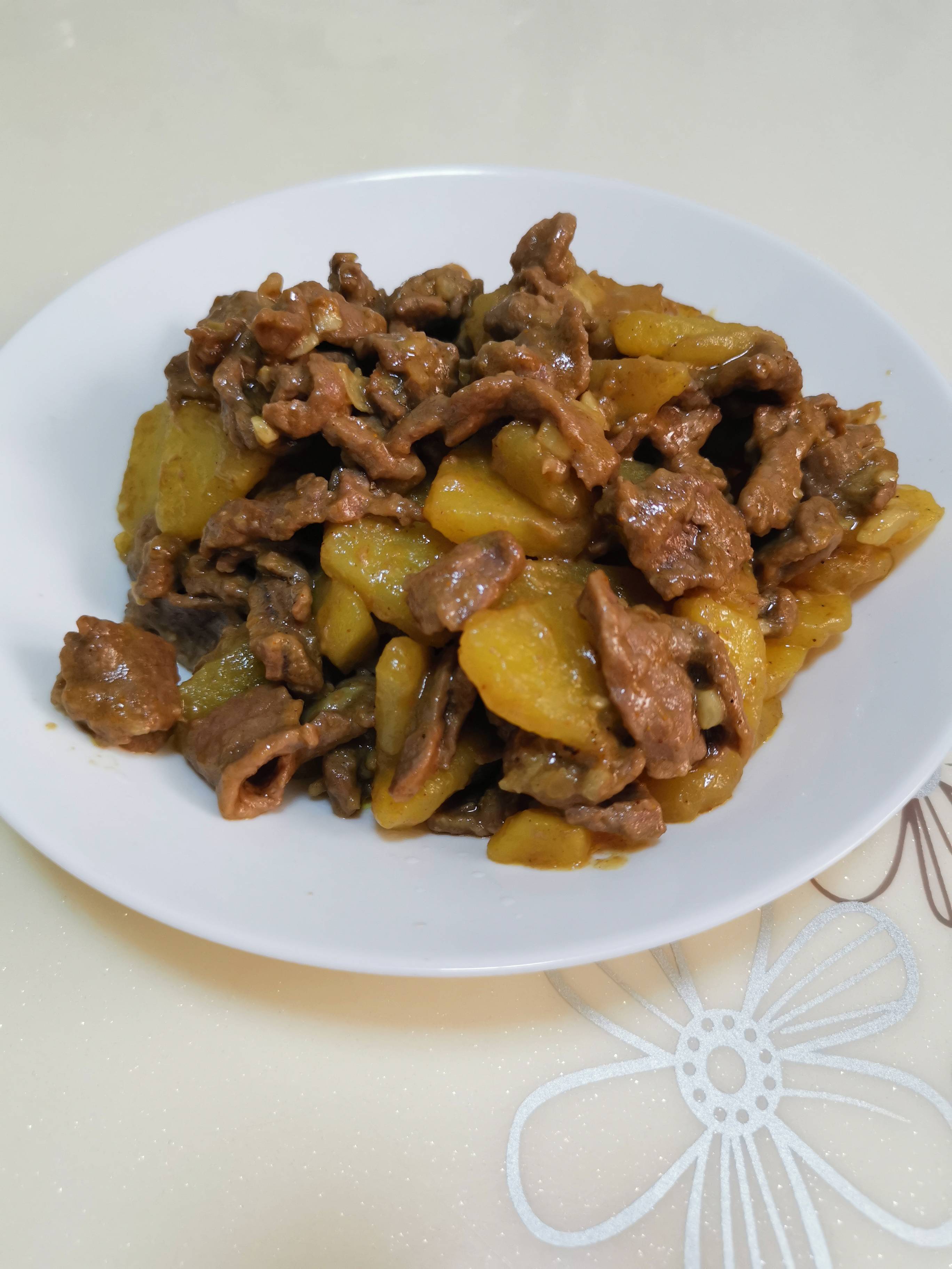 咖喱土豆炒牛肉的做法-咖喱味炒菜譜-易網(wǎng)健康養(yǎng)生網(wǎng) 咖喱土豆炒牛肉的做法-咖喱味炒菜譜