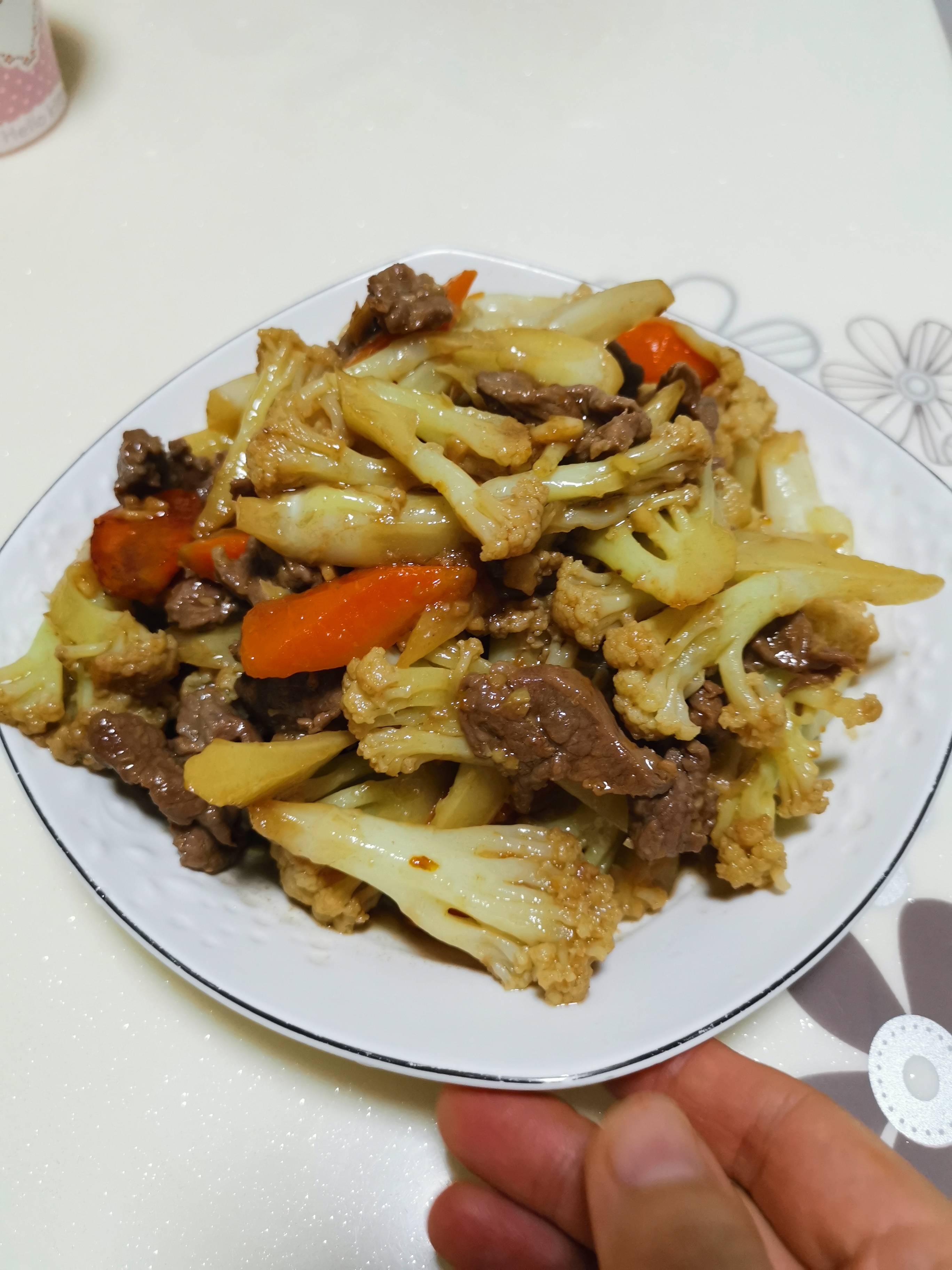 胡蘿卜花菜炒牛肉的做法-家常味炒菜譜-易網(wǎng)健康養(yǎng)生網(wǎng) 胡蘿卜花菜炒牛肉的做法-家常味炒菜譜
