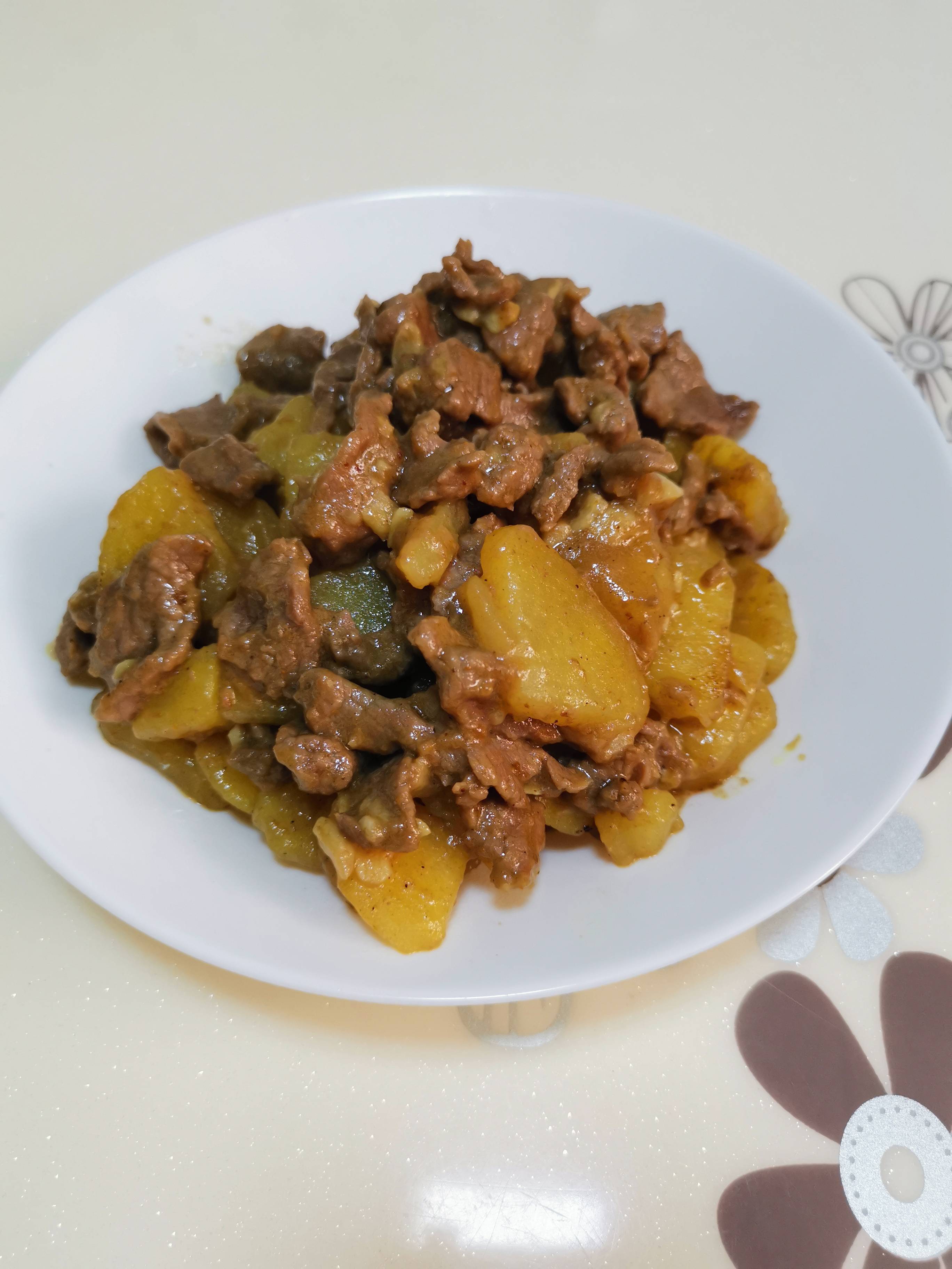 咖喱土豆炒牛肉的做法-咖喱味炒菜譜-易網(wǎng)健康養(yǎng)生網(wǎng) 咖喱土豆炒牛肉的做法-咖喱味炒菜譜