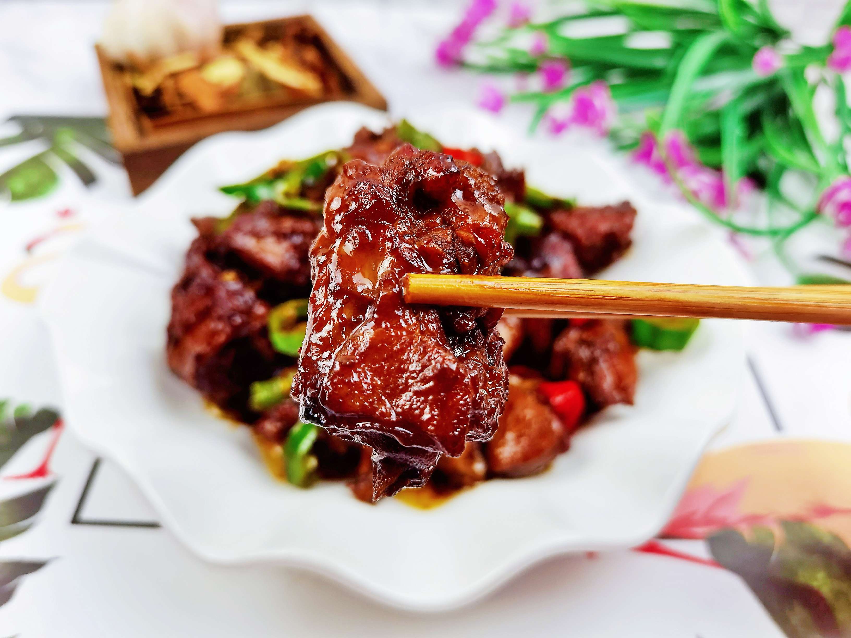 秋季一起來吃鴨，不含1滴水的香辣啤酒鴨，鮮美入味超下飯，吃完不要開車哦的做法-香辣味燜菜譜