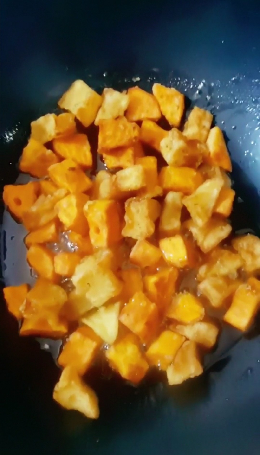 拔絲地瓜蘋果的做法-酸甜味拔絲菜譜