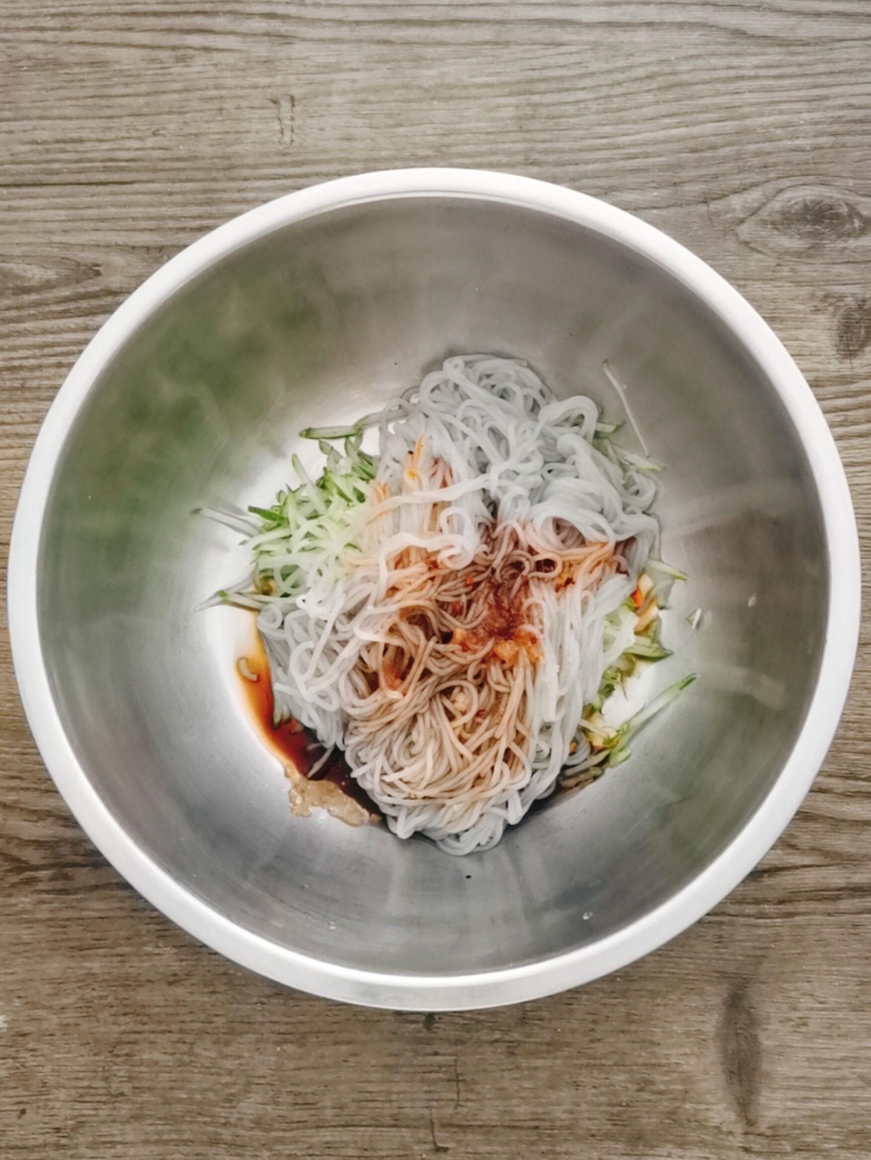 黃瓜拌粉絲的做法-酸辣味拌菜譜