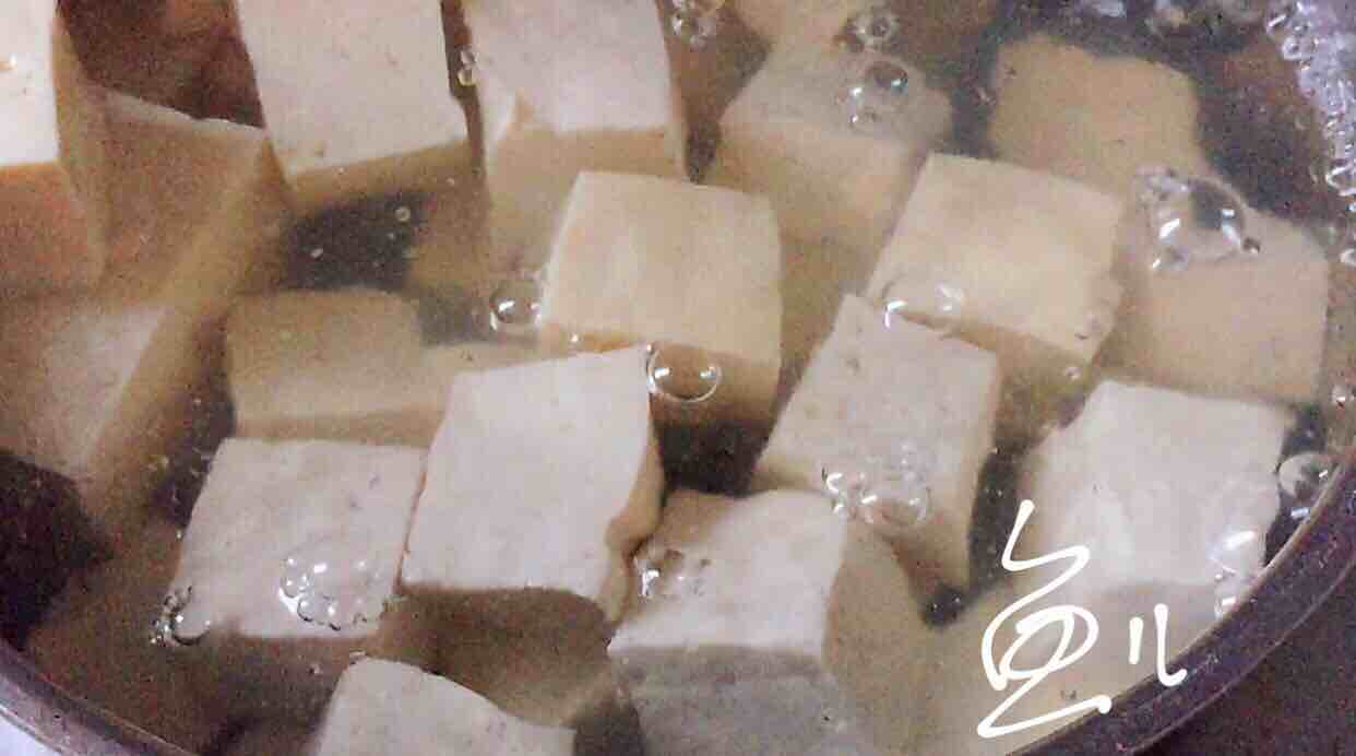 小蔥拌豆腐的做法-家常味拌菜譜