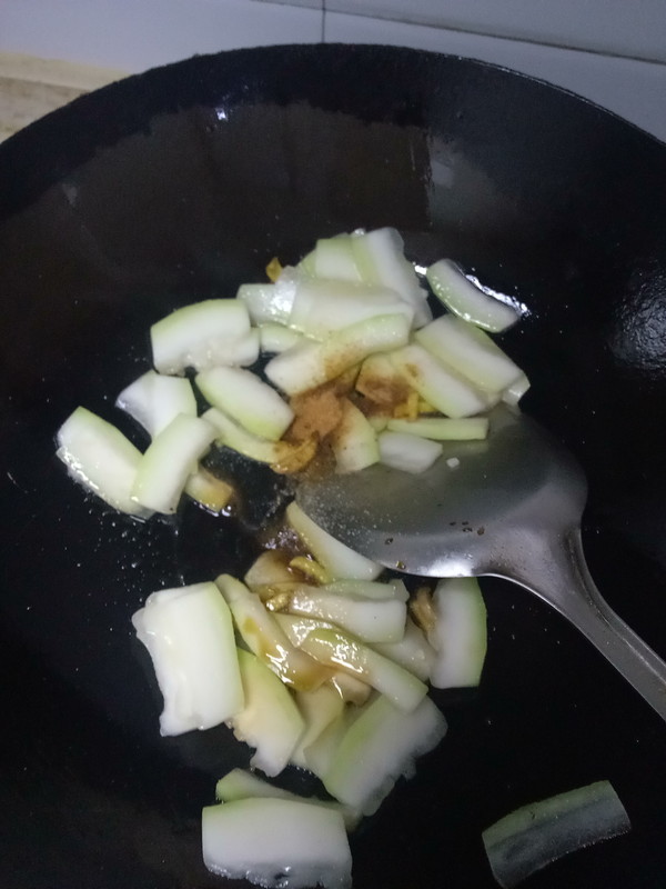 農家葫蘆炒豬血的做法-家常味炒菜譜