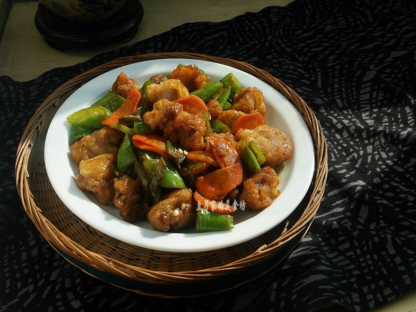 青椒溜肉段的做法-香辣味炒菜譜-易網健康養生網 青椒溜肉段的做法-香辣味炒菜譜