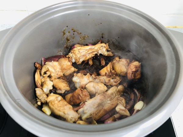 雞腿燉土豆的做法-咸鮮味燉菜譜