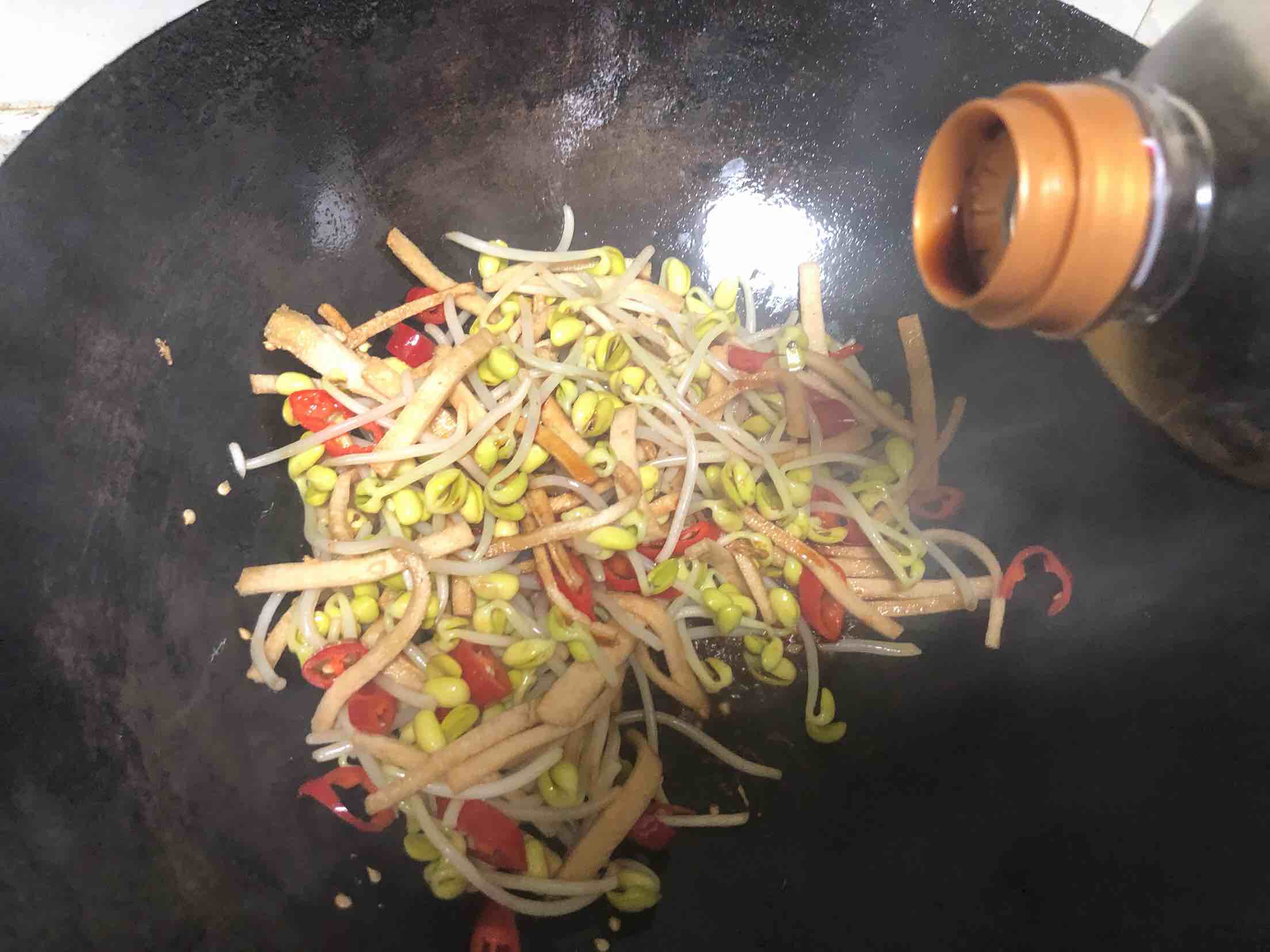 韭香豆芽炒干子的做法-家常味炒菜譜