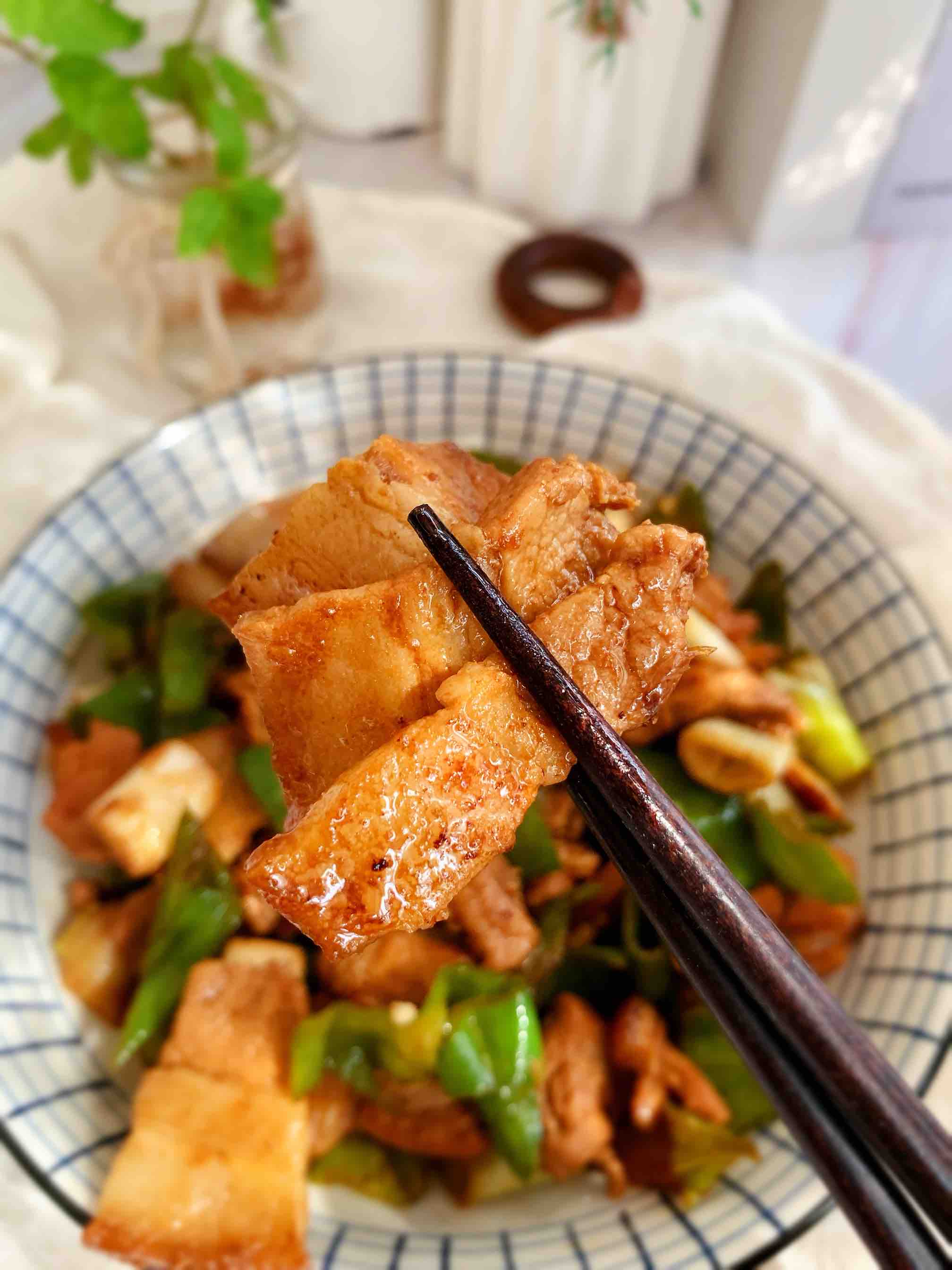 超下飯的家常版辣椒炒肉的做法-香辣味炒菜譜-易網(wǎng)健康養(yǎng)生網(wǎng) 超下飯的家常版辣椒炒肉的做法-香辣味炒菜譜